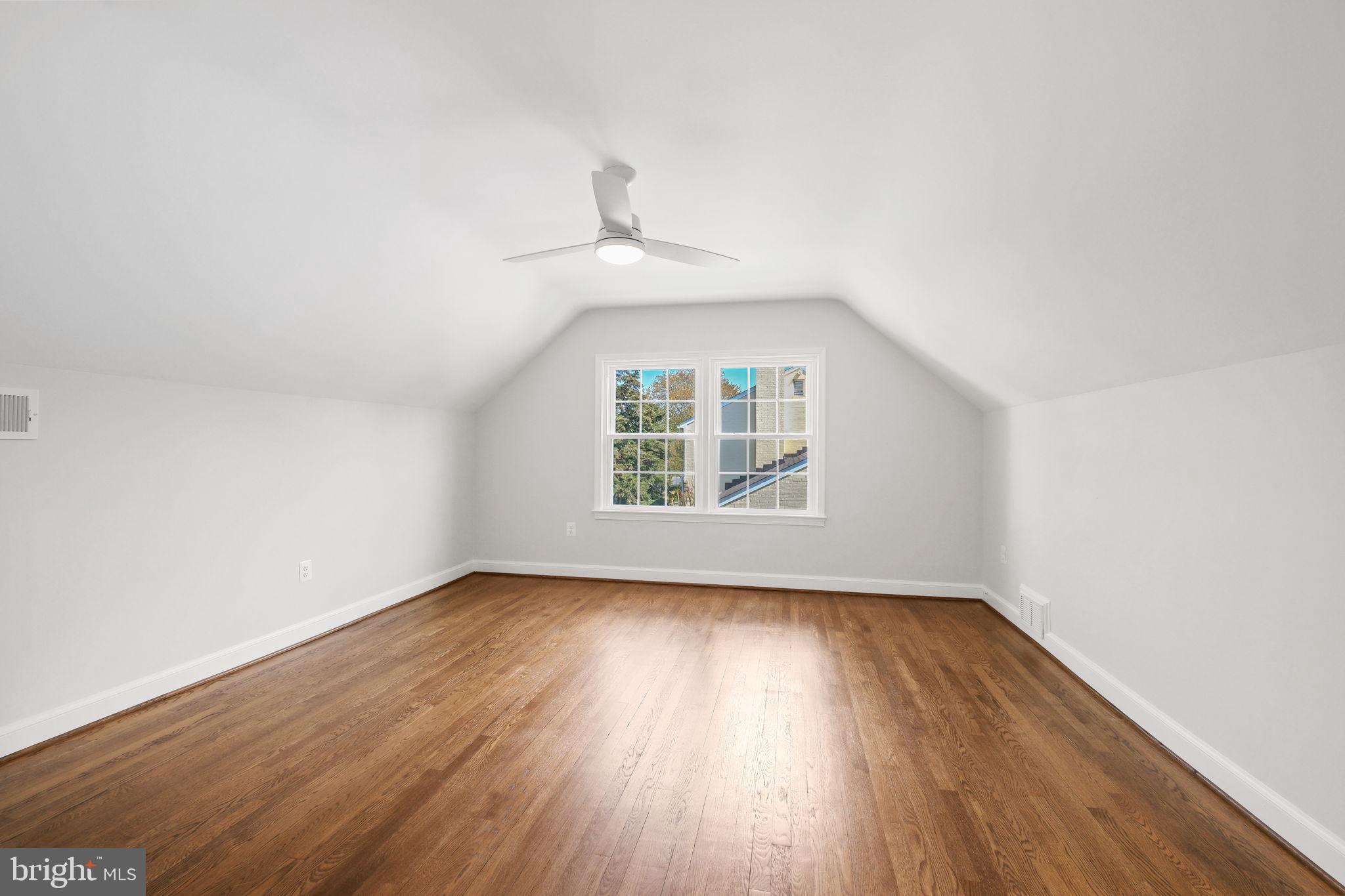 LUXMANOR - Residential