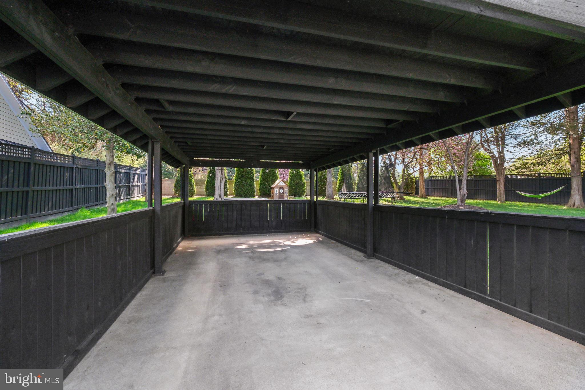 LUXMANOR - Residential