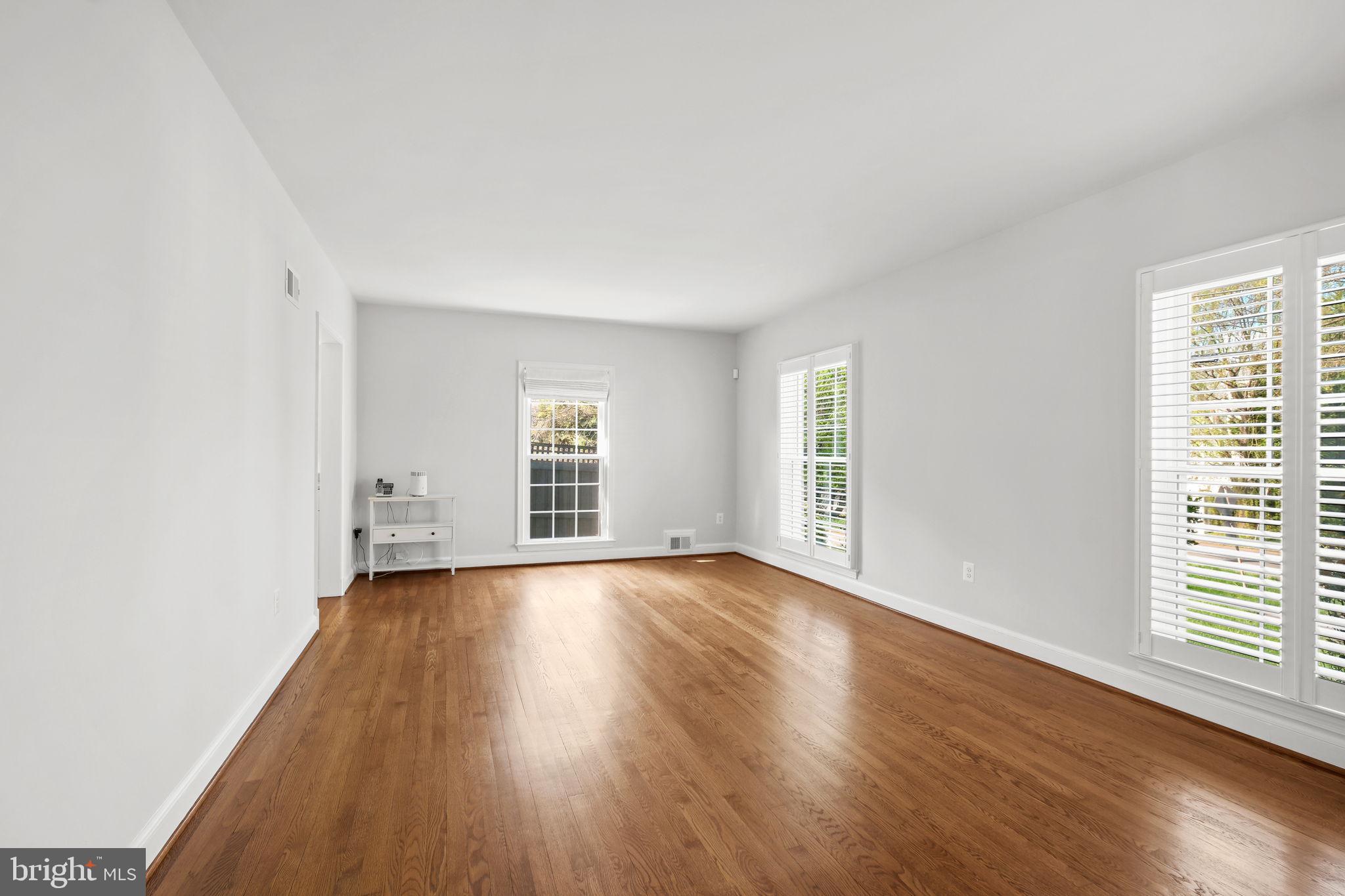 LUXMANOR - Residential