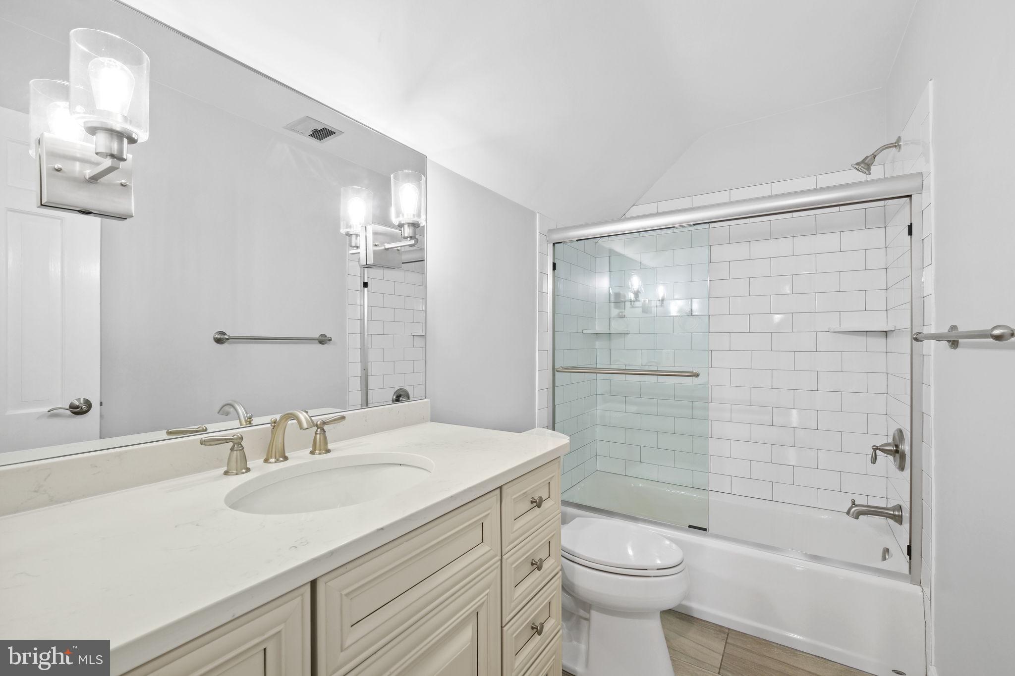 LUXMANOR - Residential