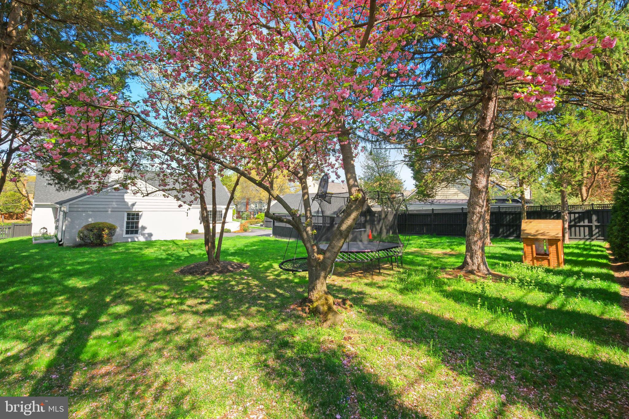 LUXMANOR - Residential