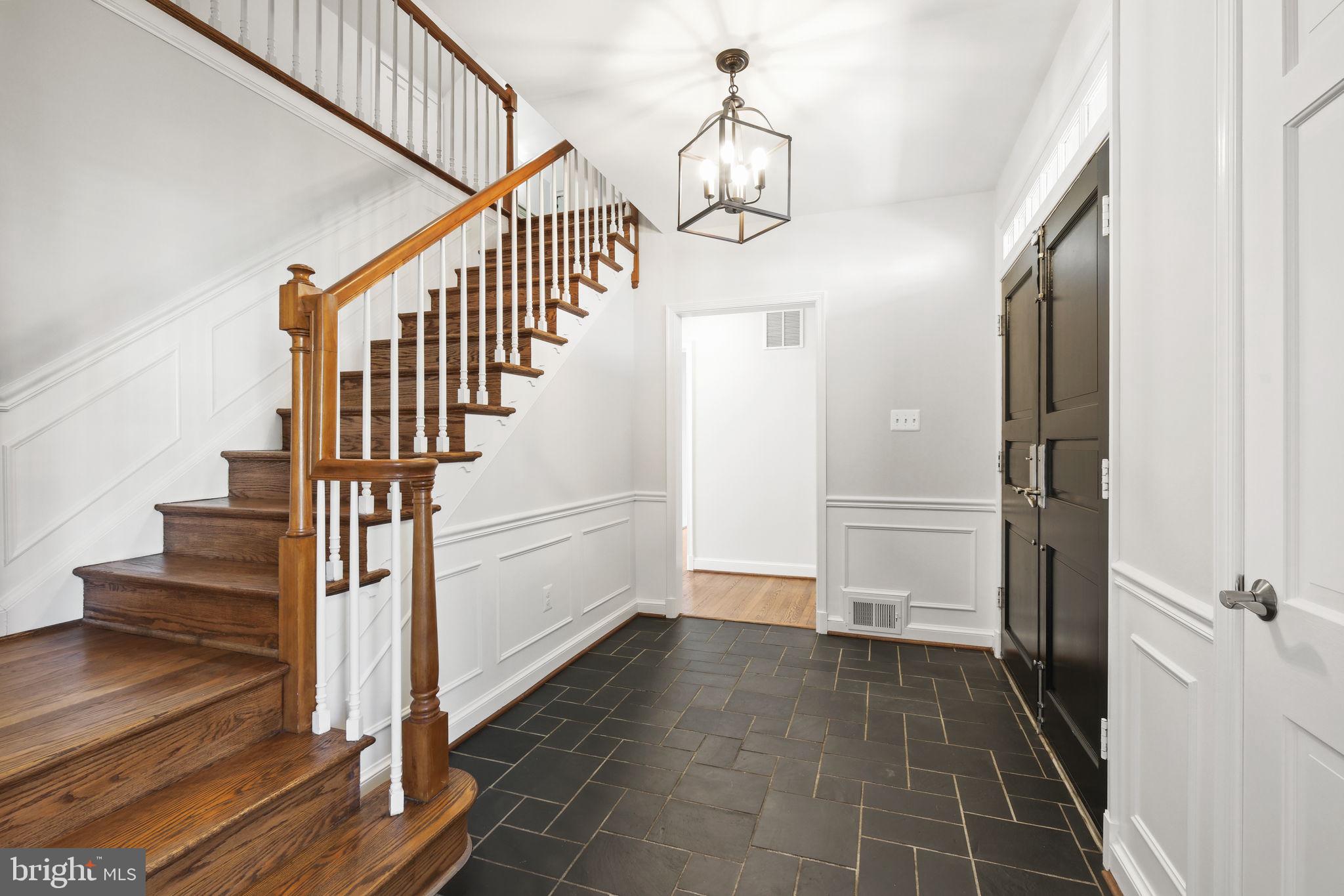 LUXMANOR - Residential