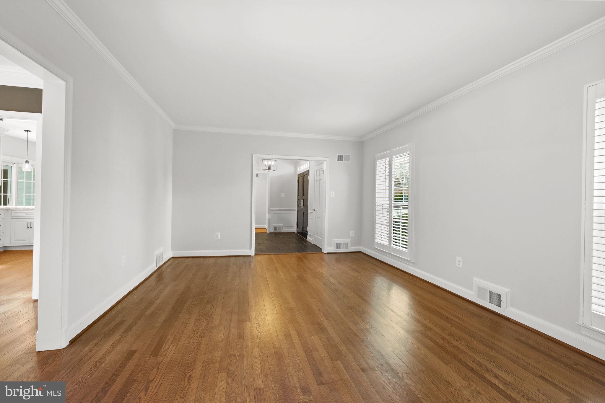 LUXMANOR - Residential