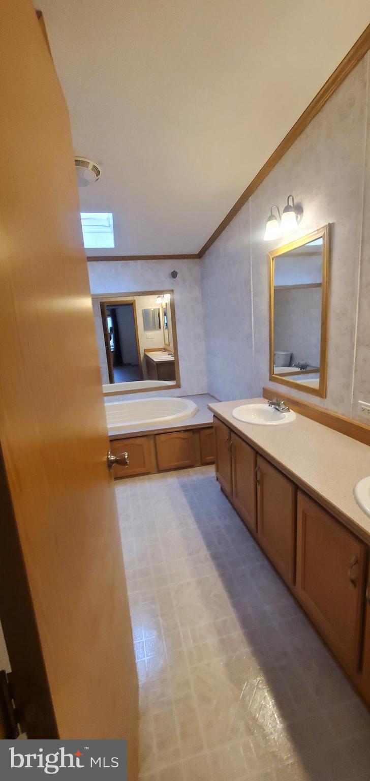 BAY COUNTRY ESTATES - Residential