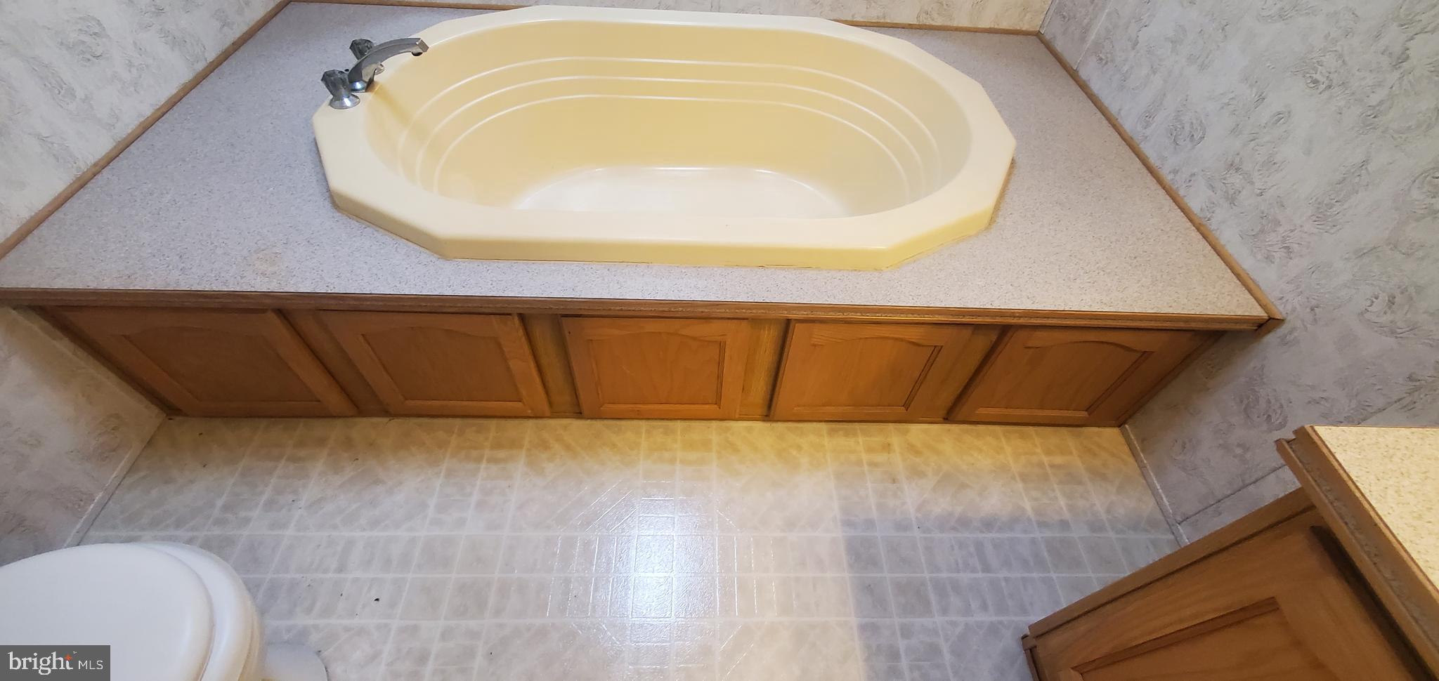 BAY COUNTRY ESTATES - Residential