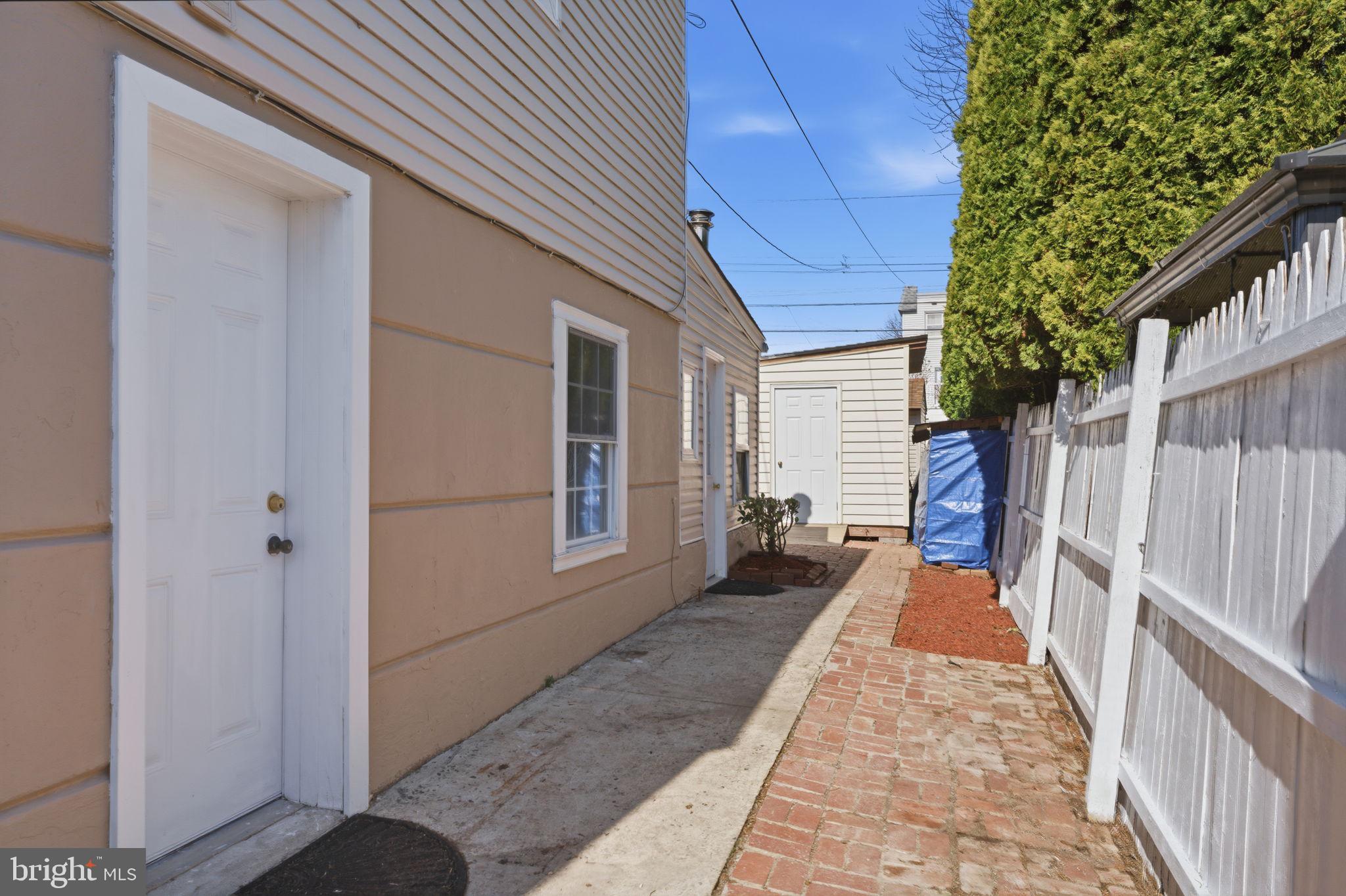 BUSTLETON - Residential