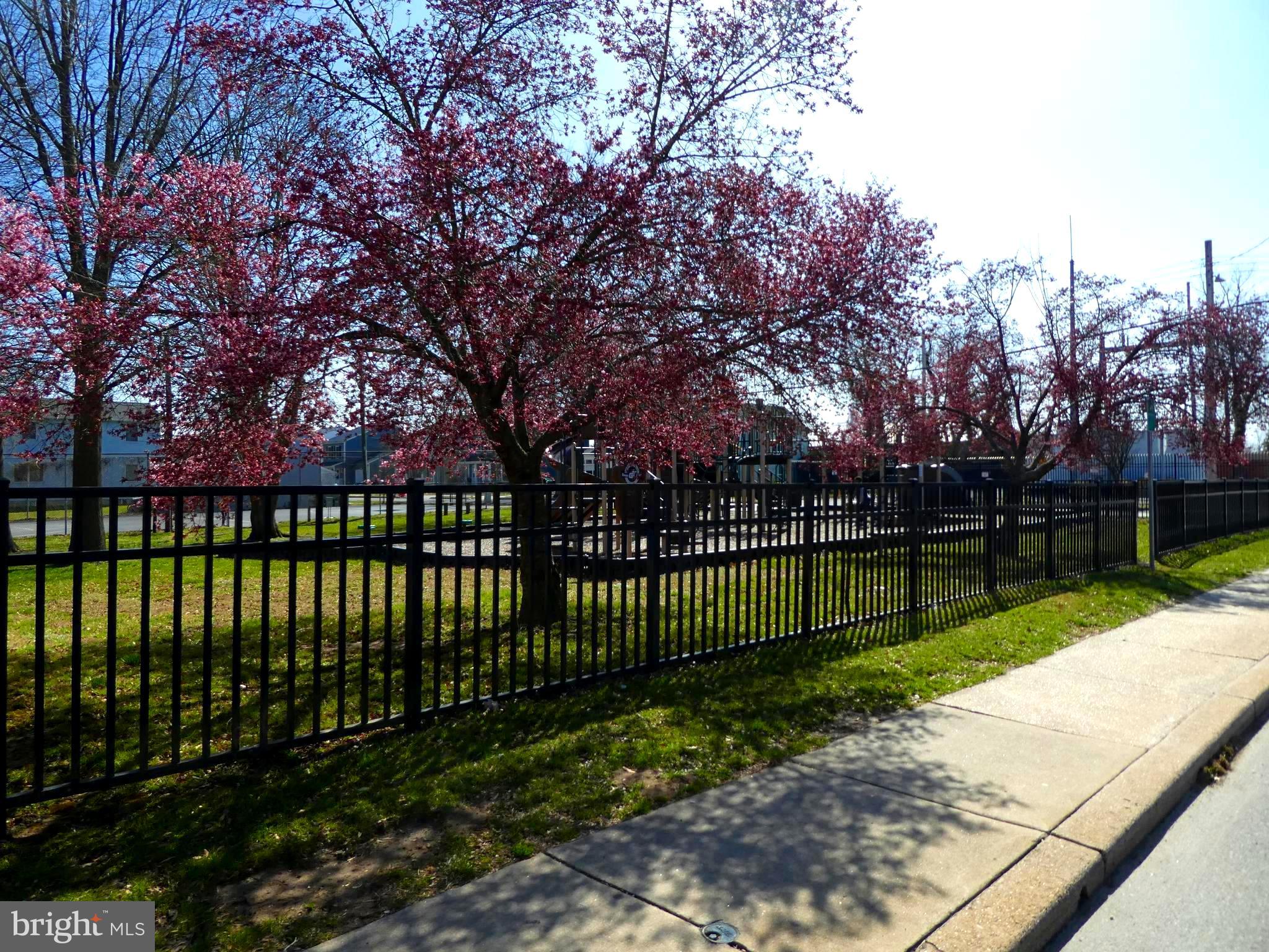 420 W DIVISION STREET