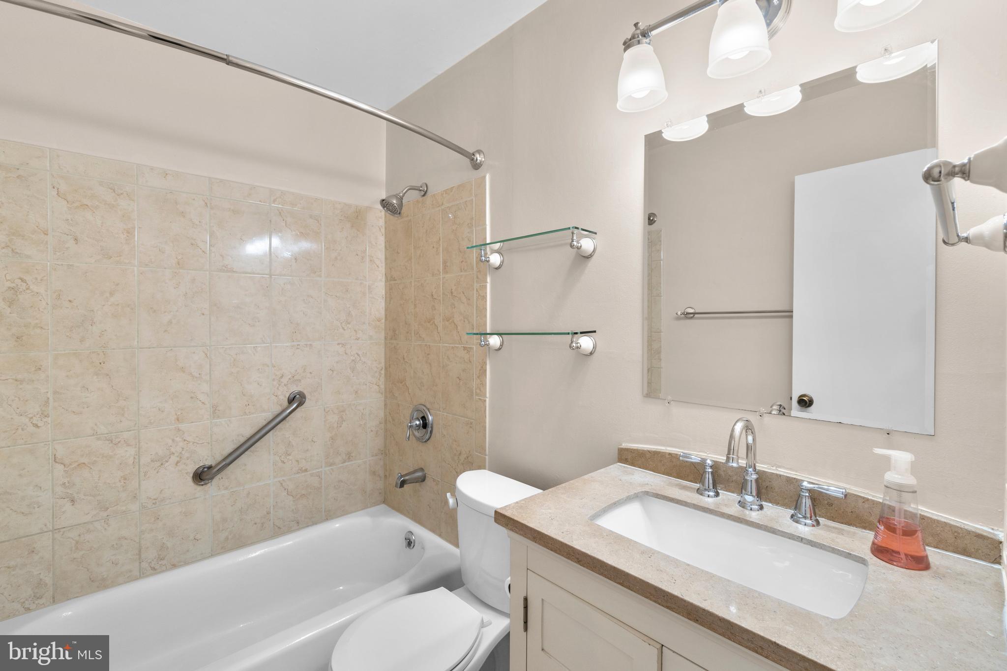 CARROLL SQUARE - Residential