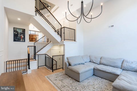 Townhouse For Sale - 922 S Bonsall Street<br/> PHILADELPHIA, PA 19146