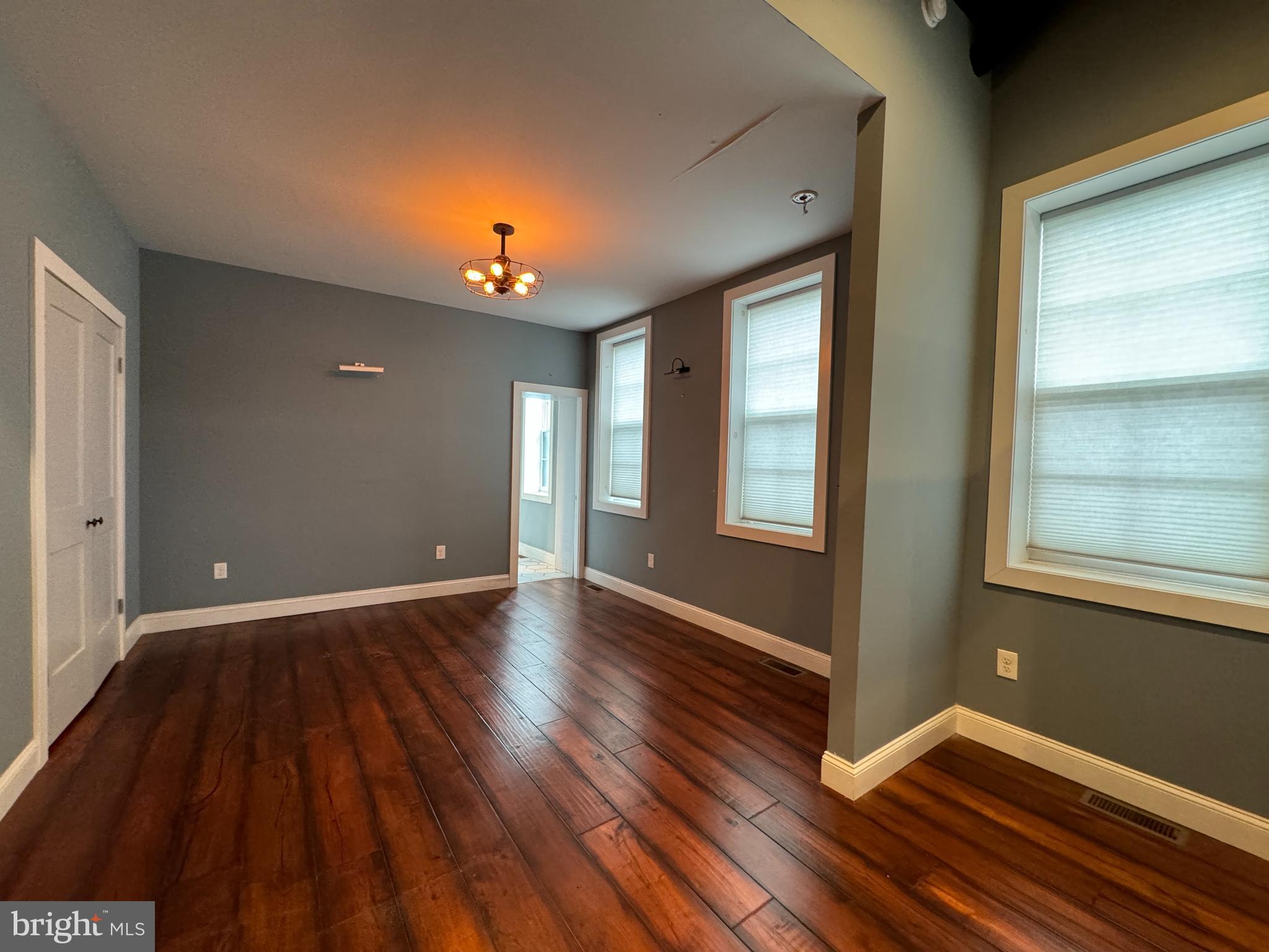 LOCUST POINT - Residential