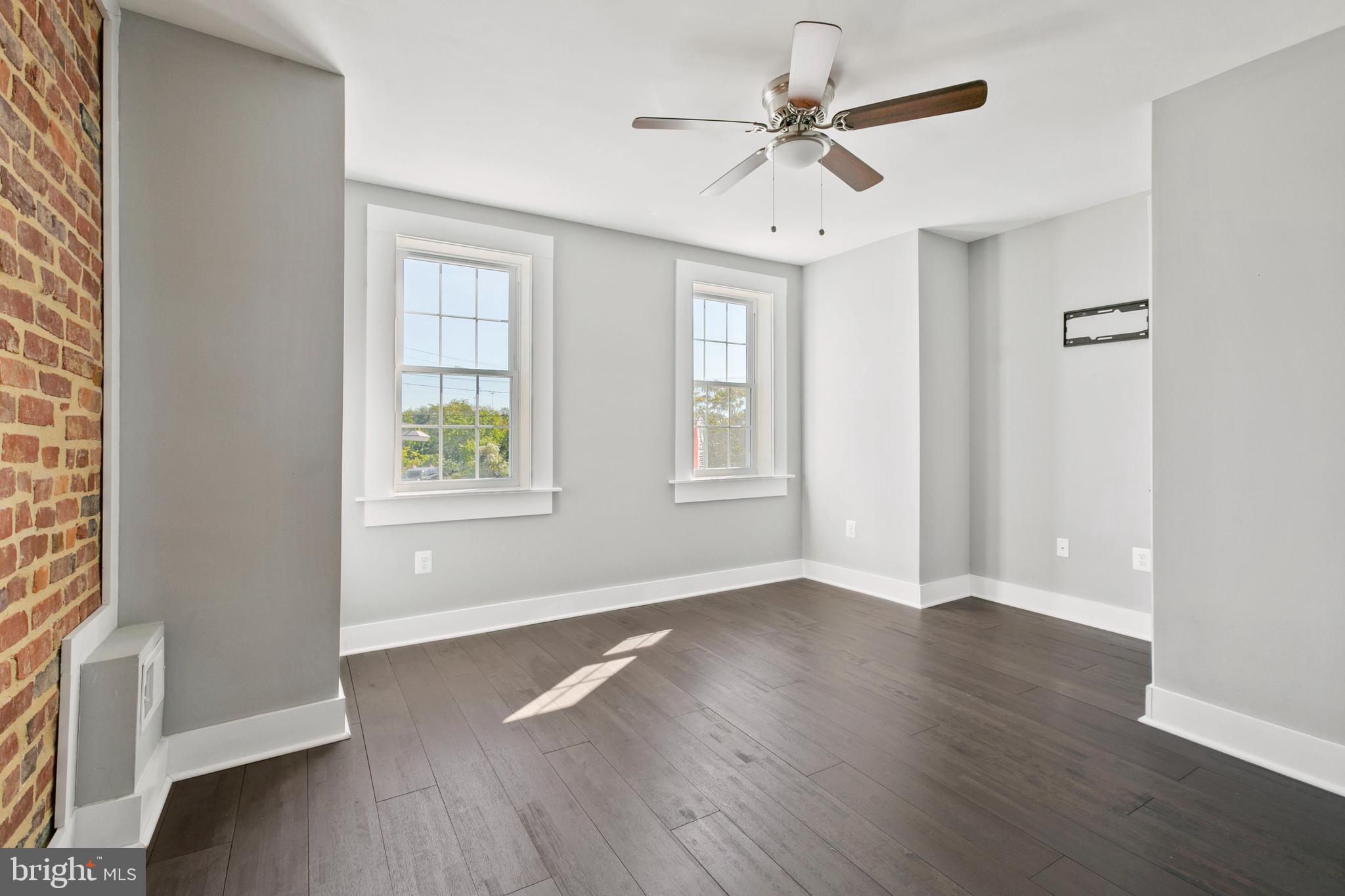 GREEKTOWN - Residential Lease