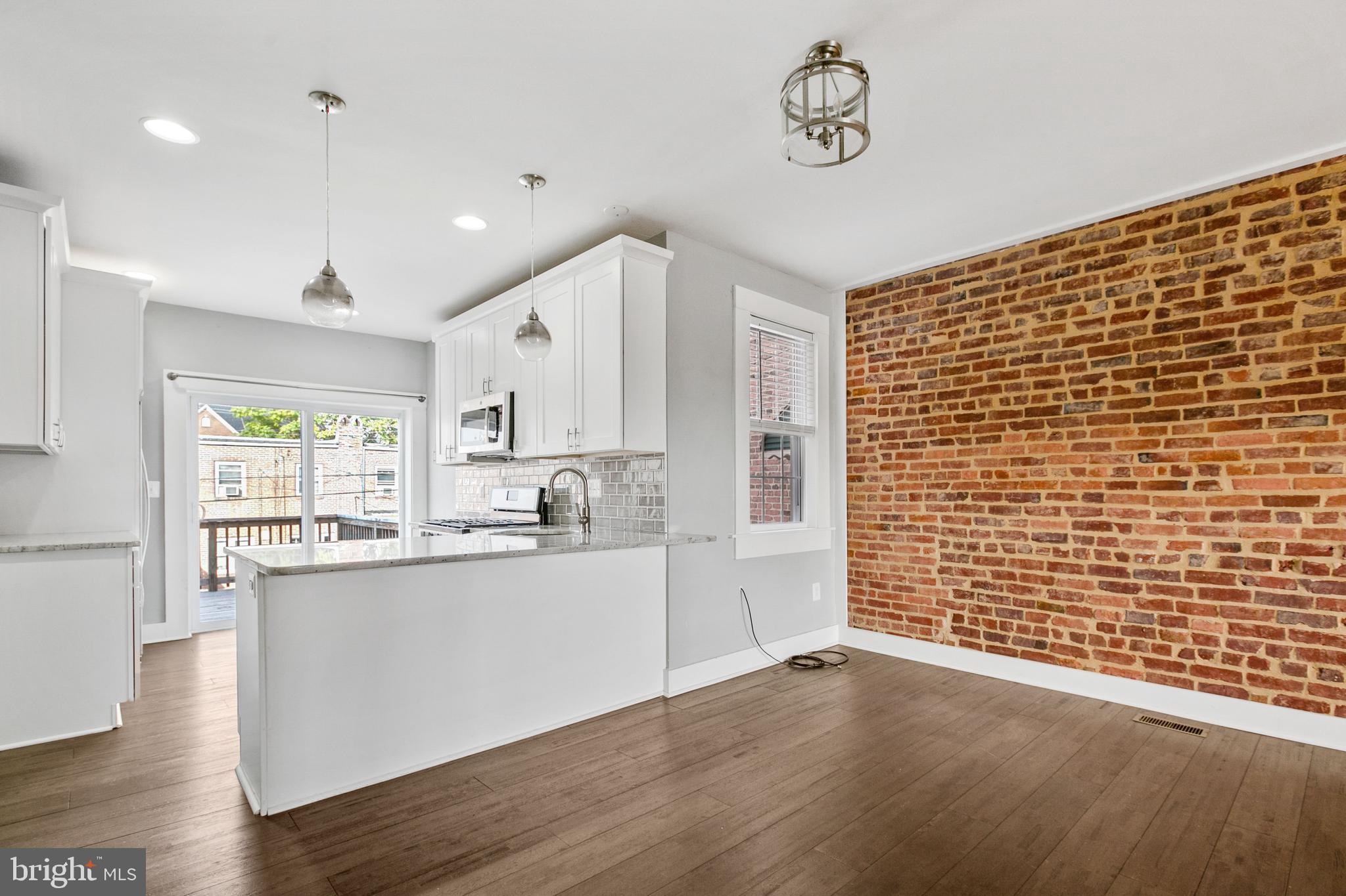 GREEKTOWN - Residential Lease