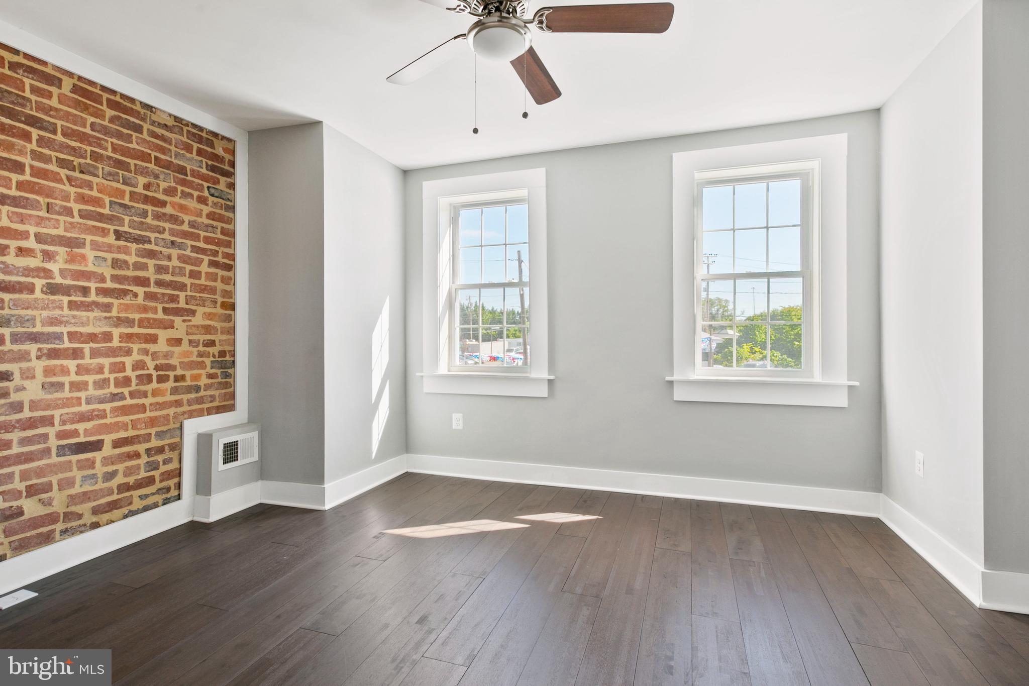 GREEKTOWN - Residential Lease