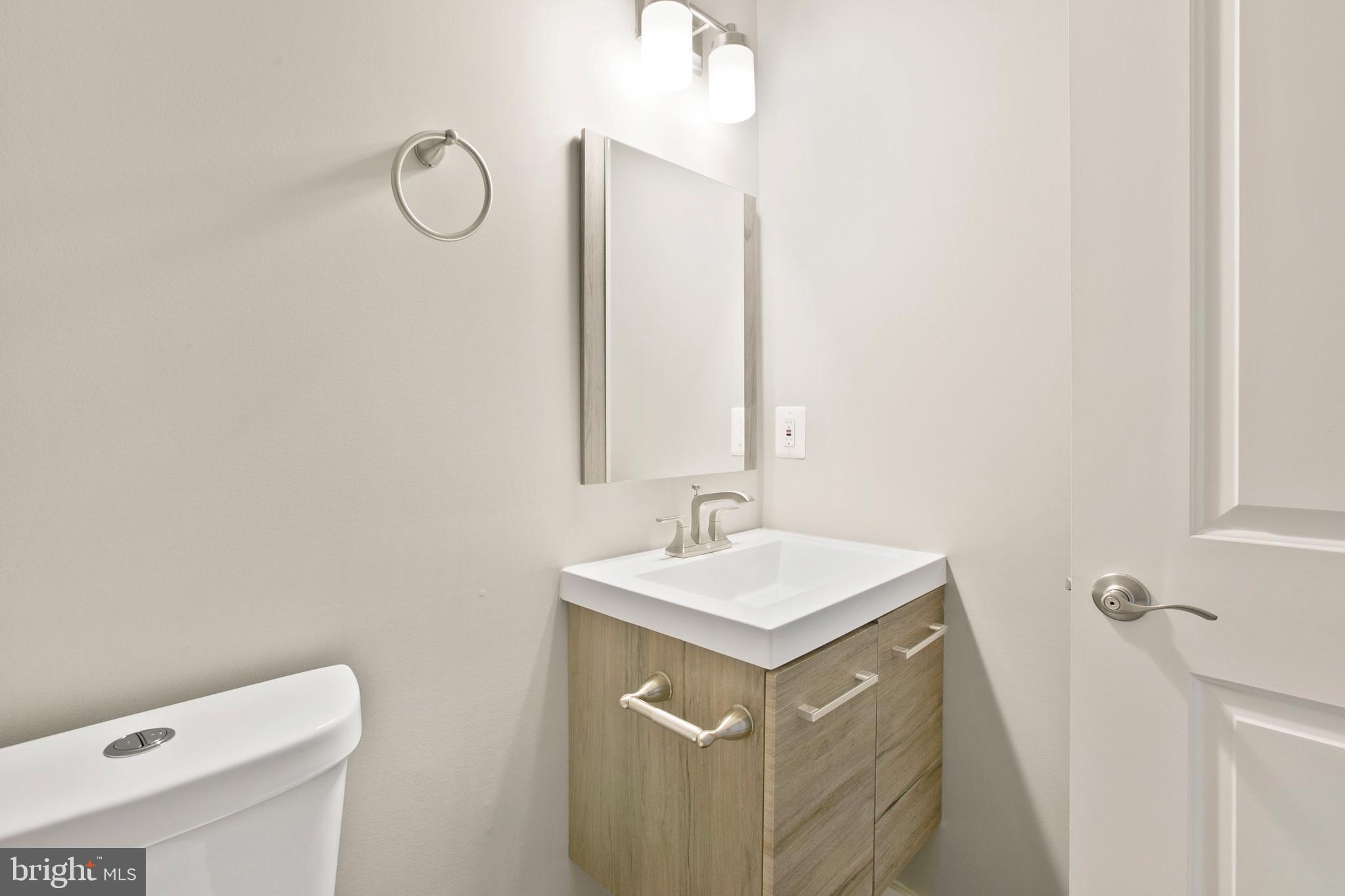 GREEKTOWN - Residential Lease