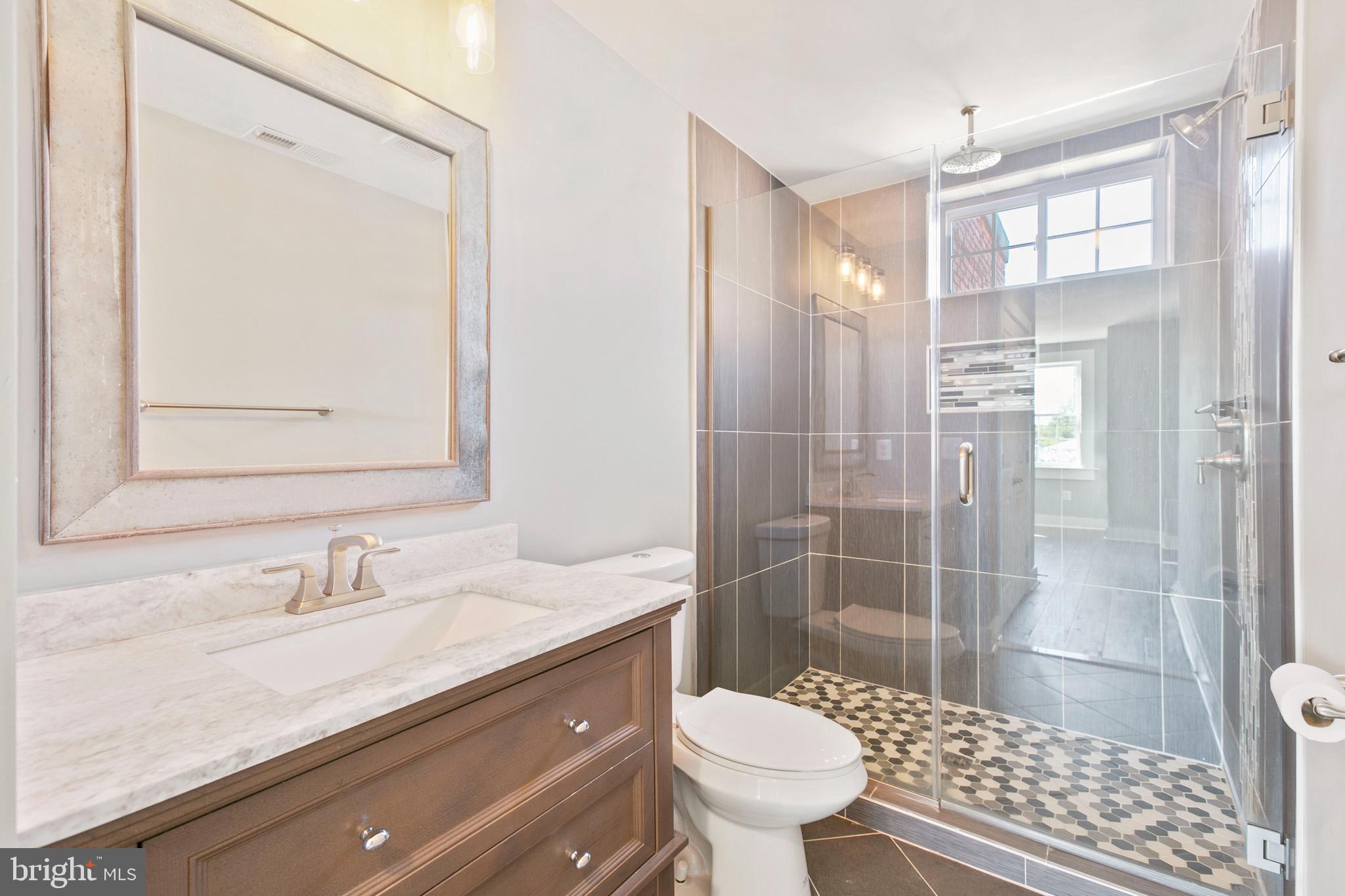 GREEKTOWN - Residential Lease