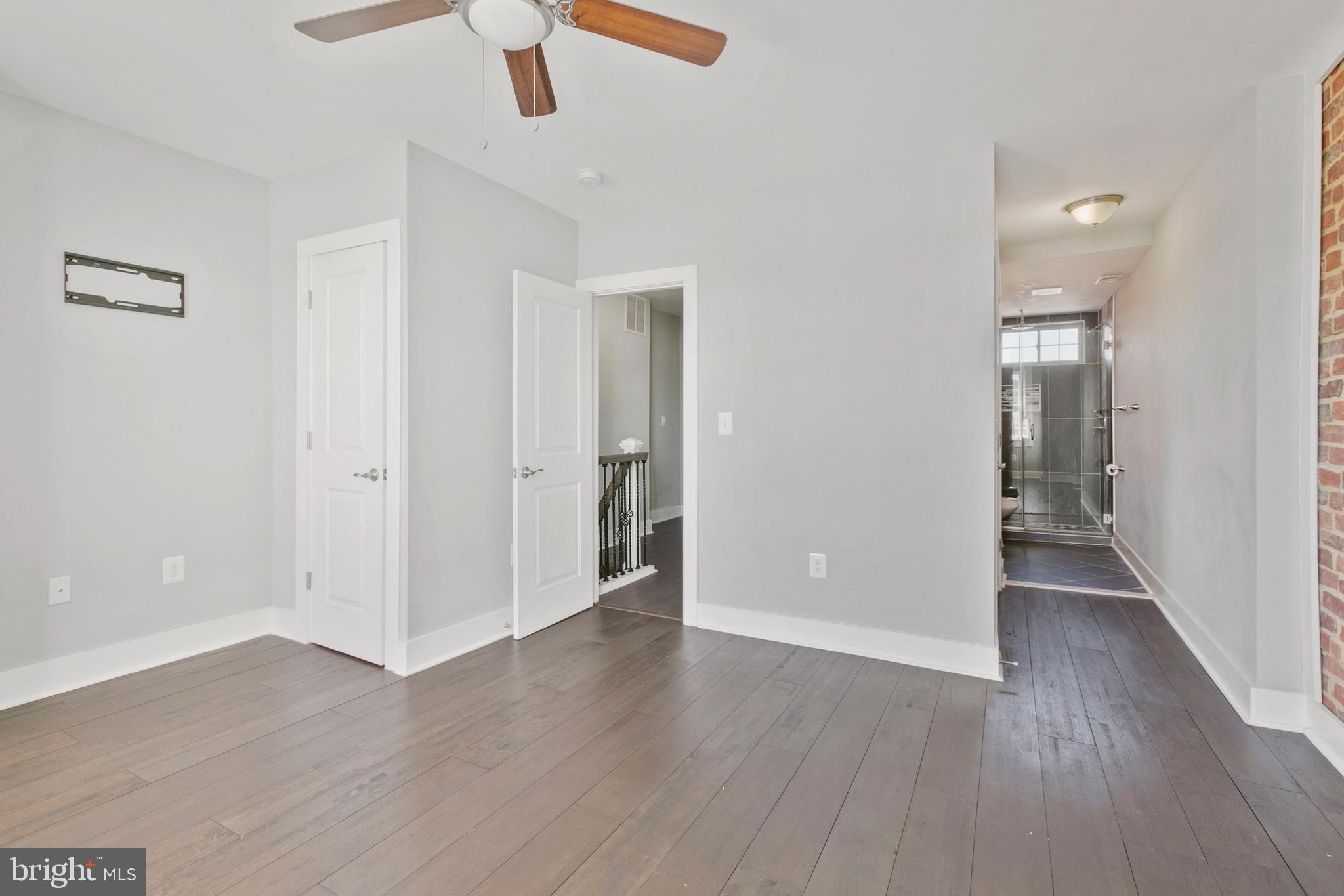 GREEKTOWN - Residential Lease