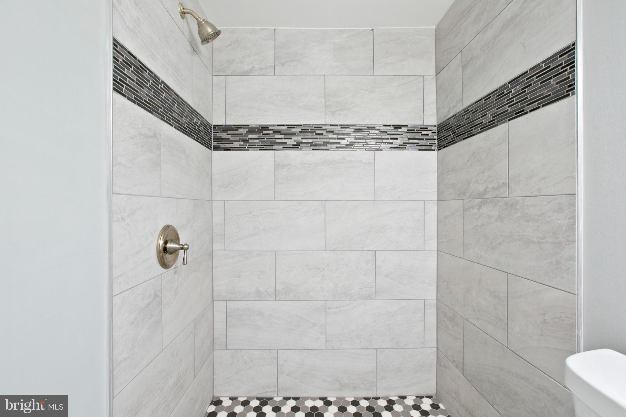 GREEKTOWN - Residential Lease