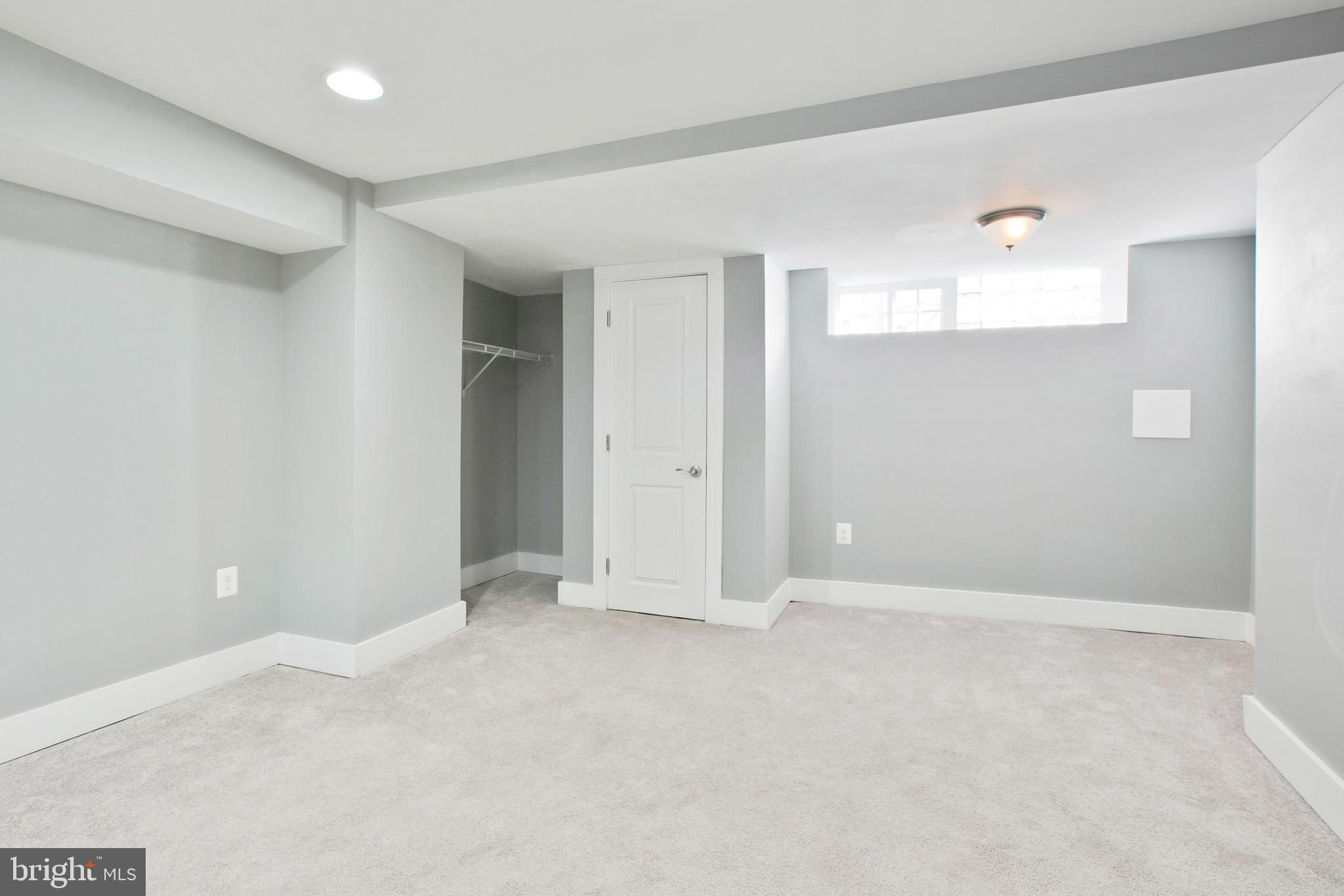 GREEKTOWN - Residential Lease