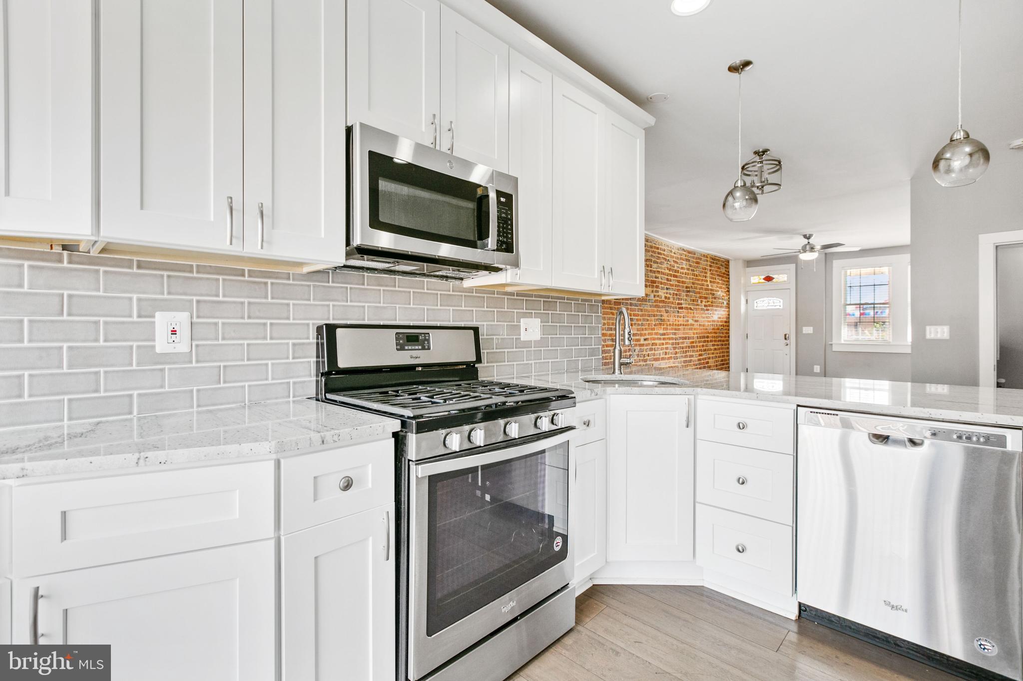 GREEKTOWN - Residential Lease