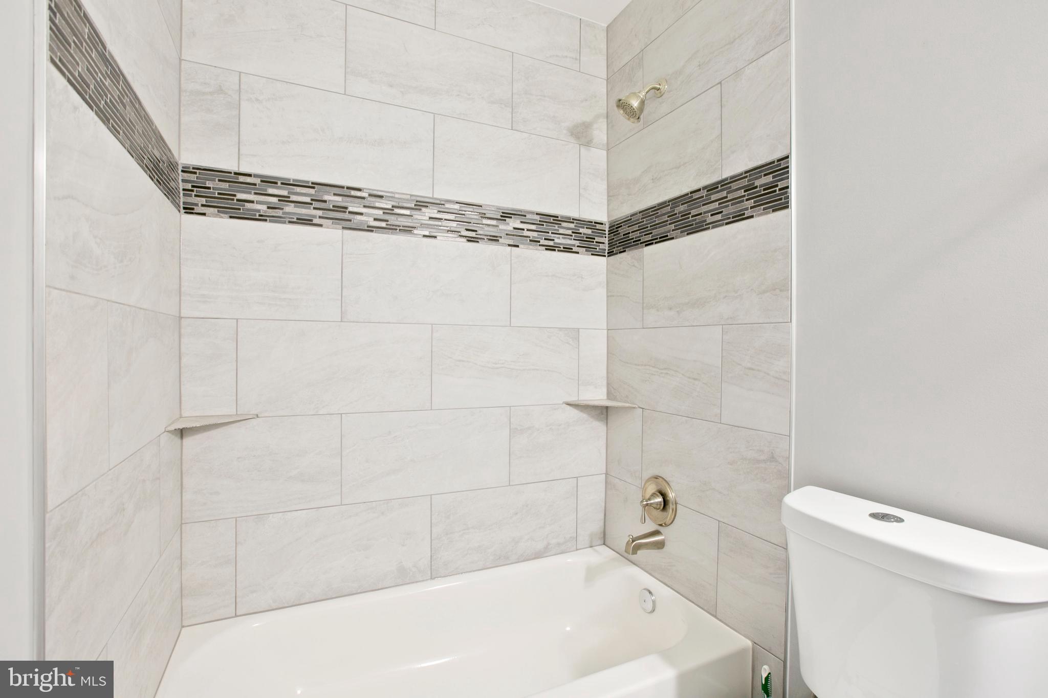 GREEKTOWN - Residential Lease