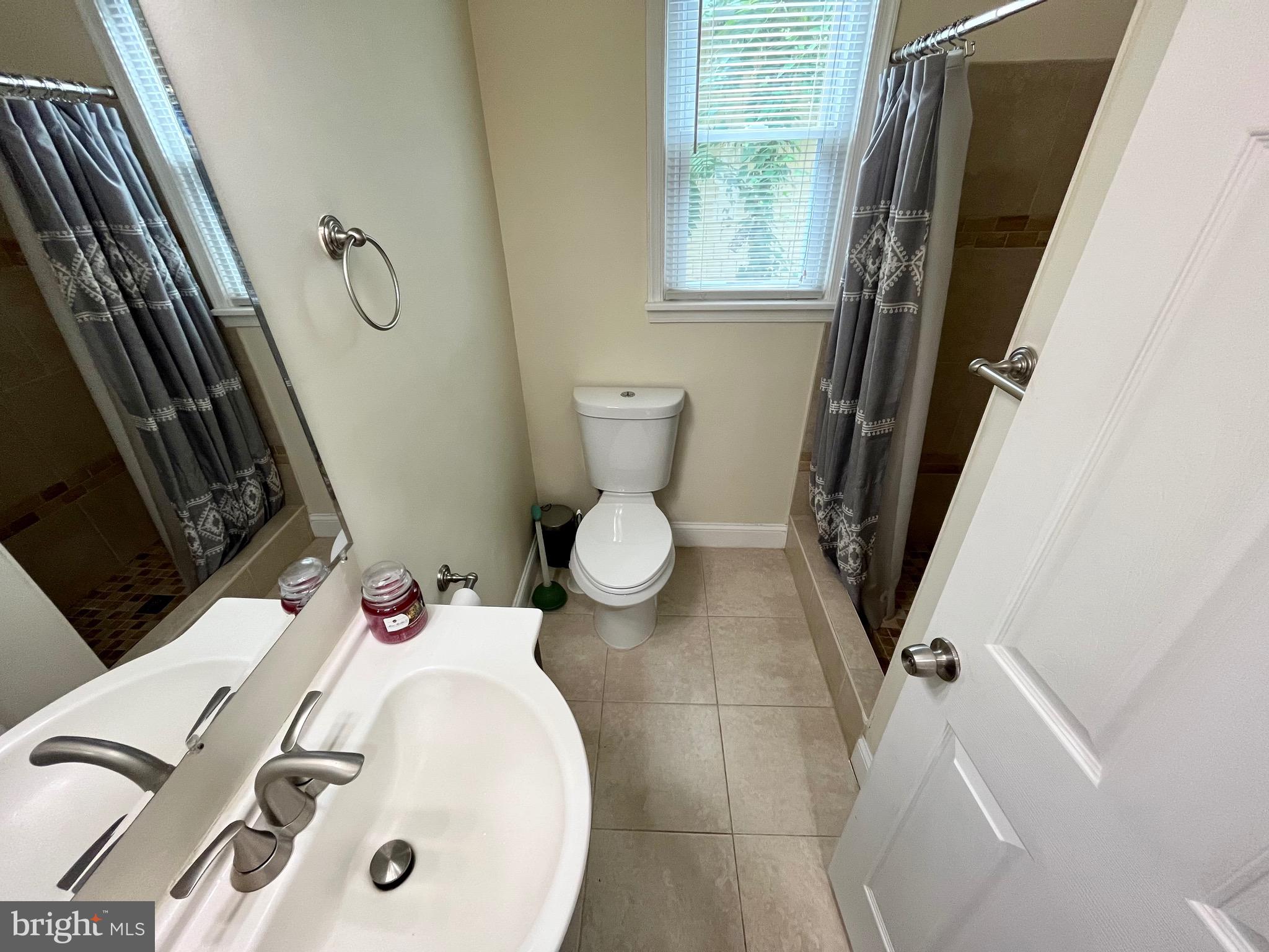 COTTAGE CITY - Residential Lease