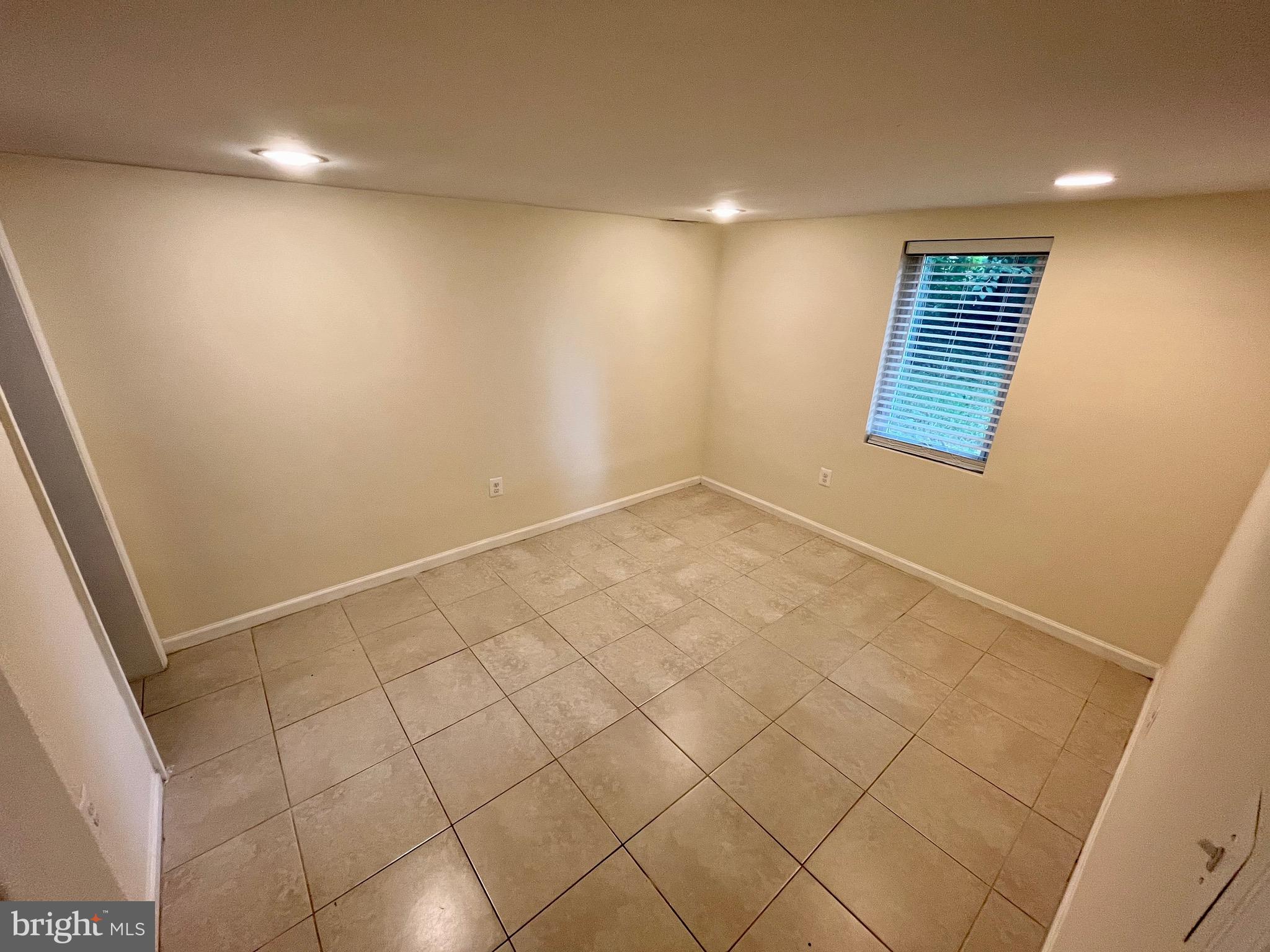 COTTAGE CITY - Residential Lease