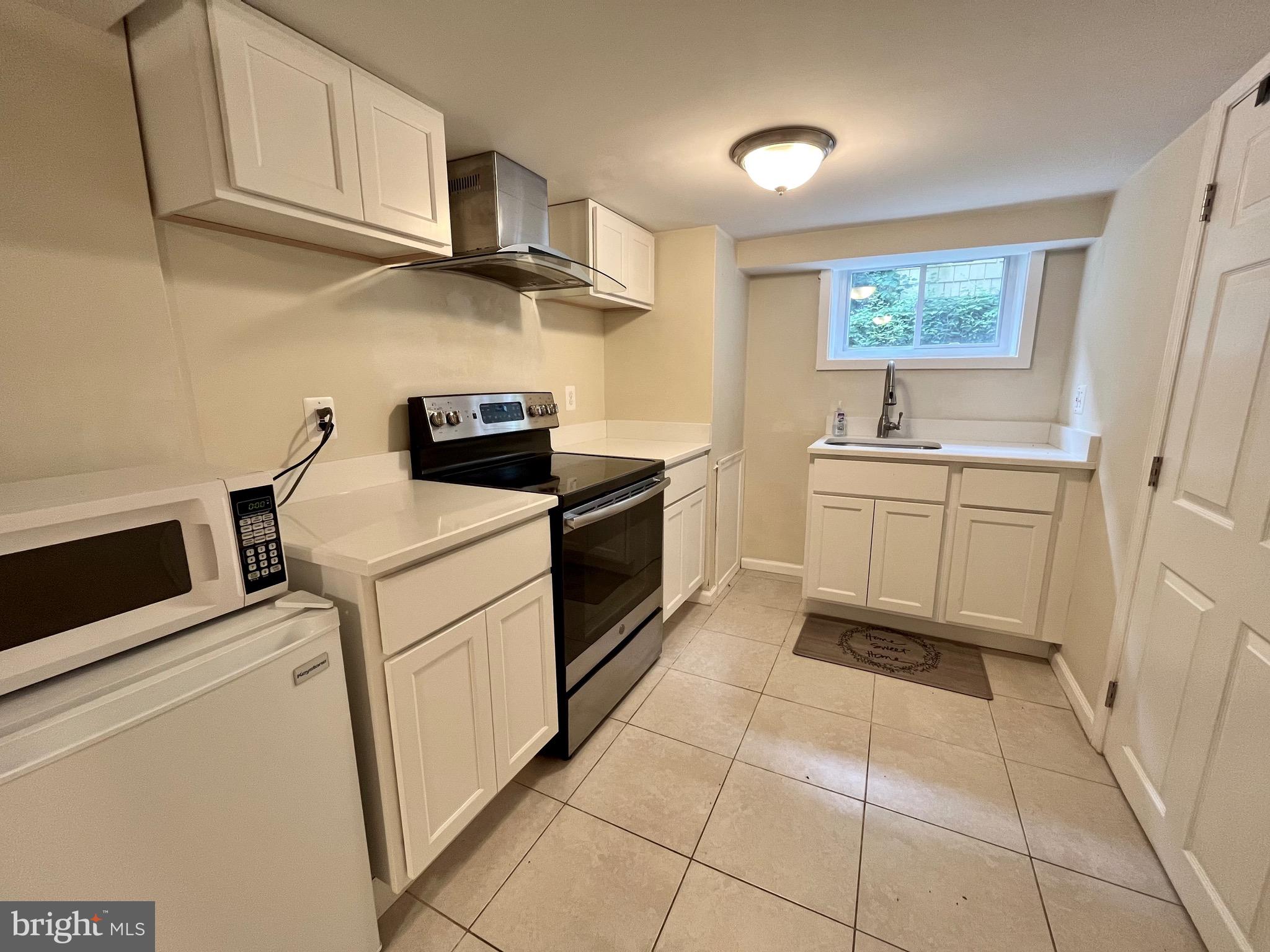 COTTAGE CITY - Residential Lease