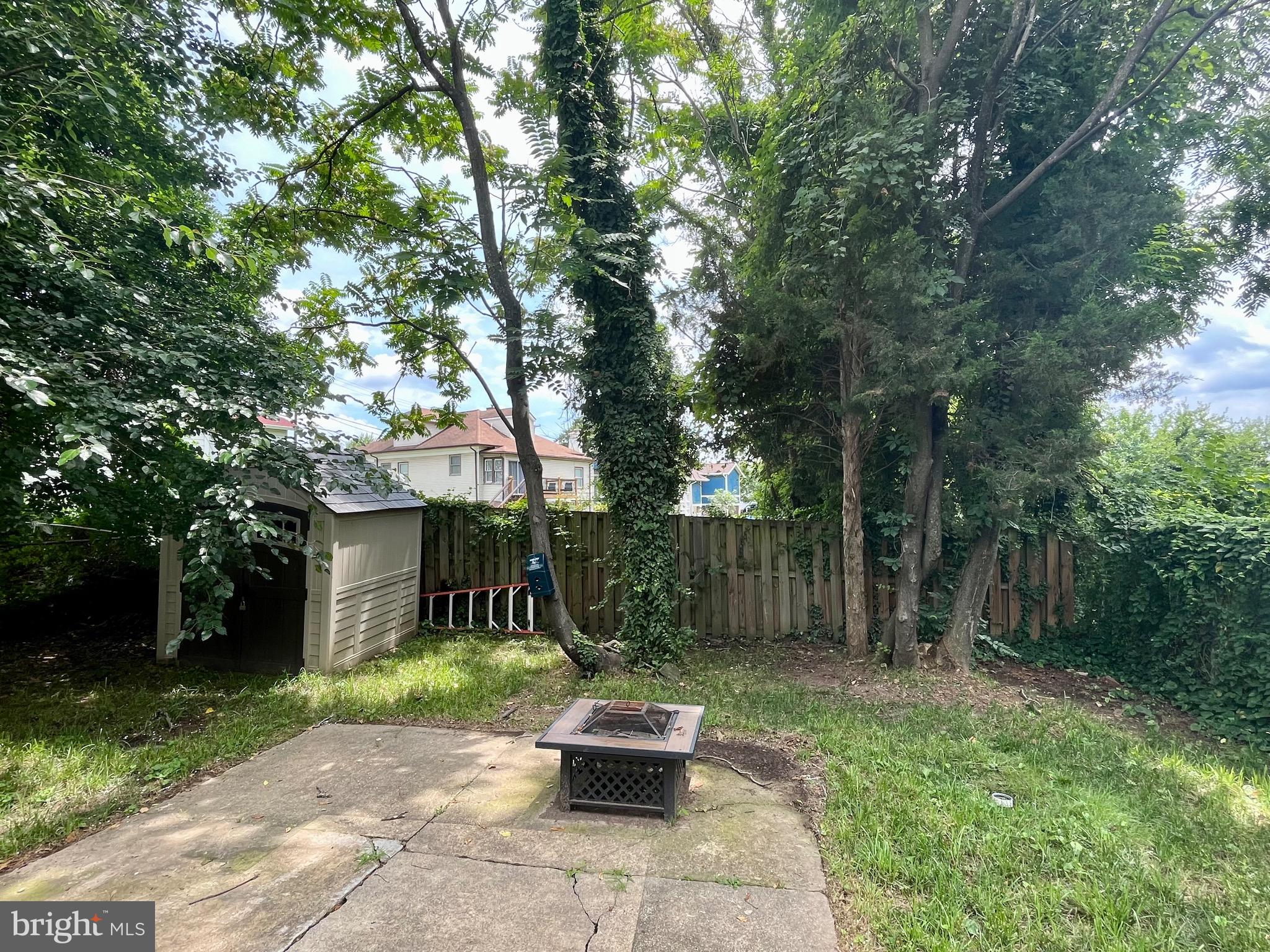 COTTAGE CITY - Residential Lease