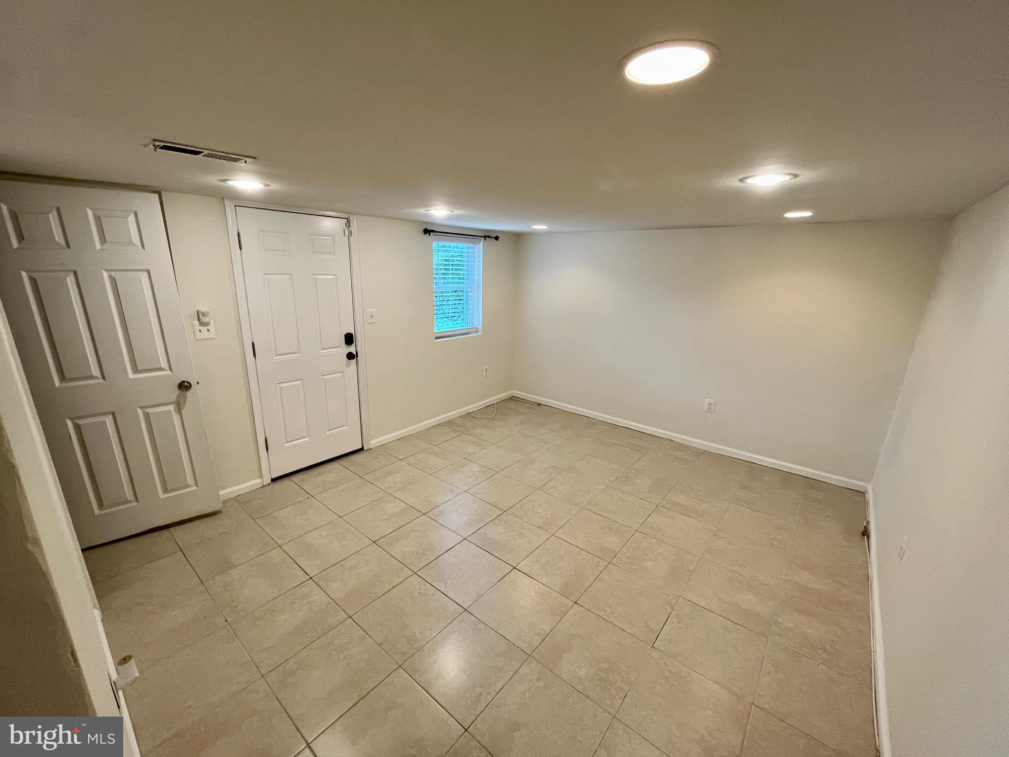 COTTAGE CITY - Residential Lease