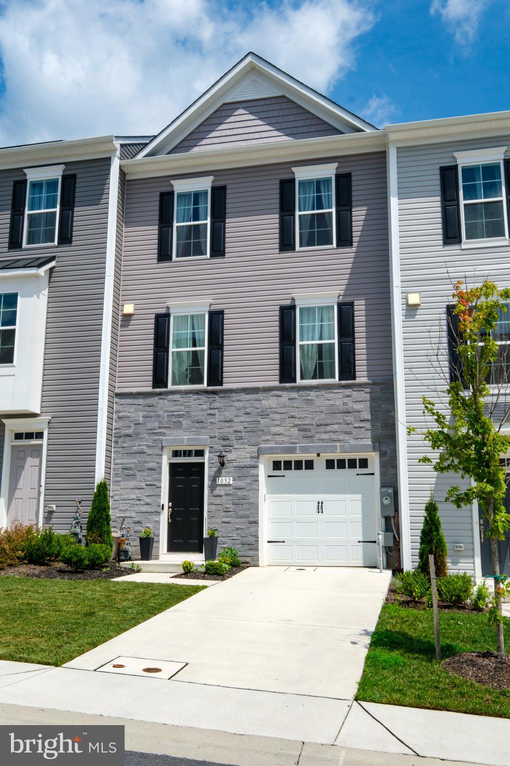 1052 HIGHPOINT TRAIL