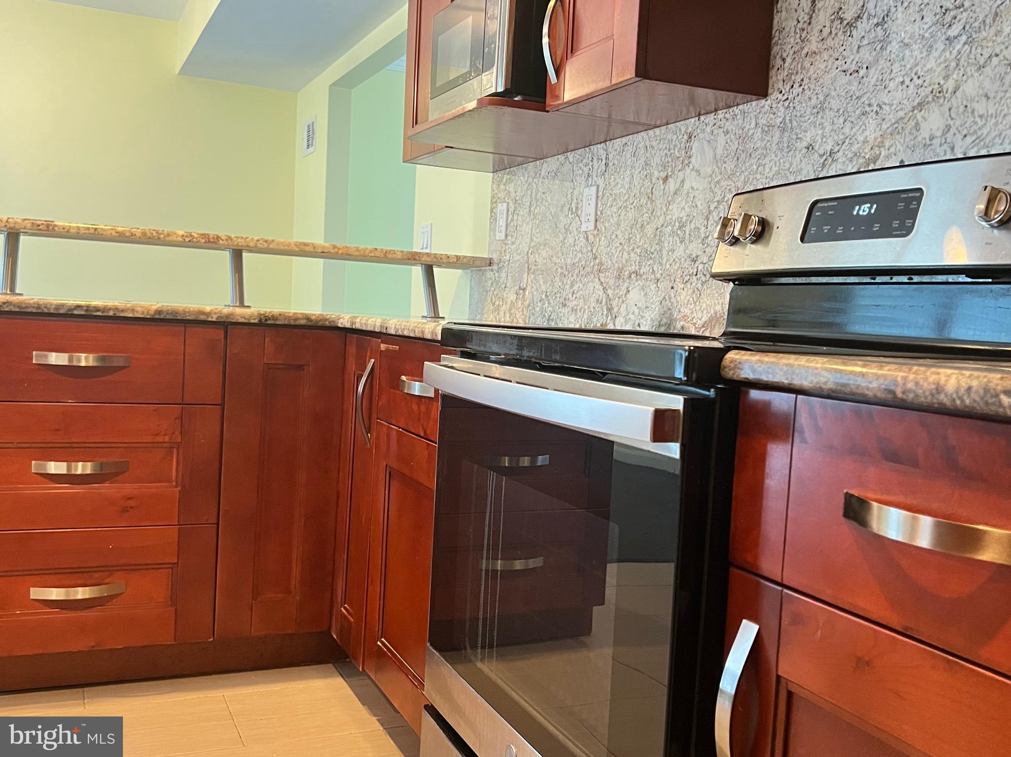 MAPLE RIDGE - Residential Lease