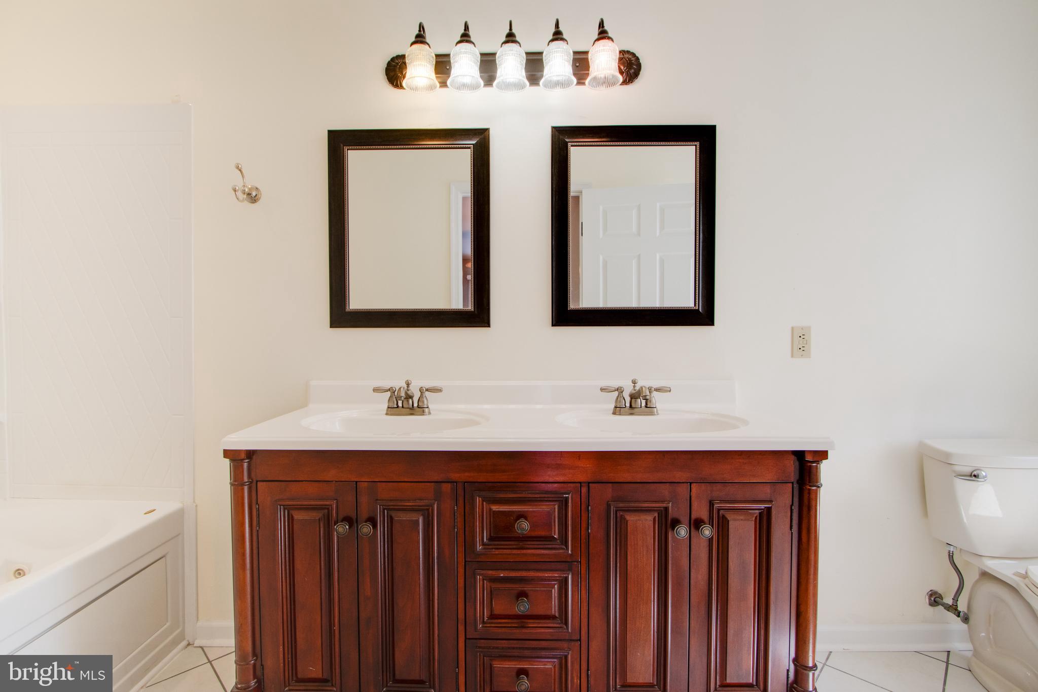 OLD LANDING - Residential