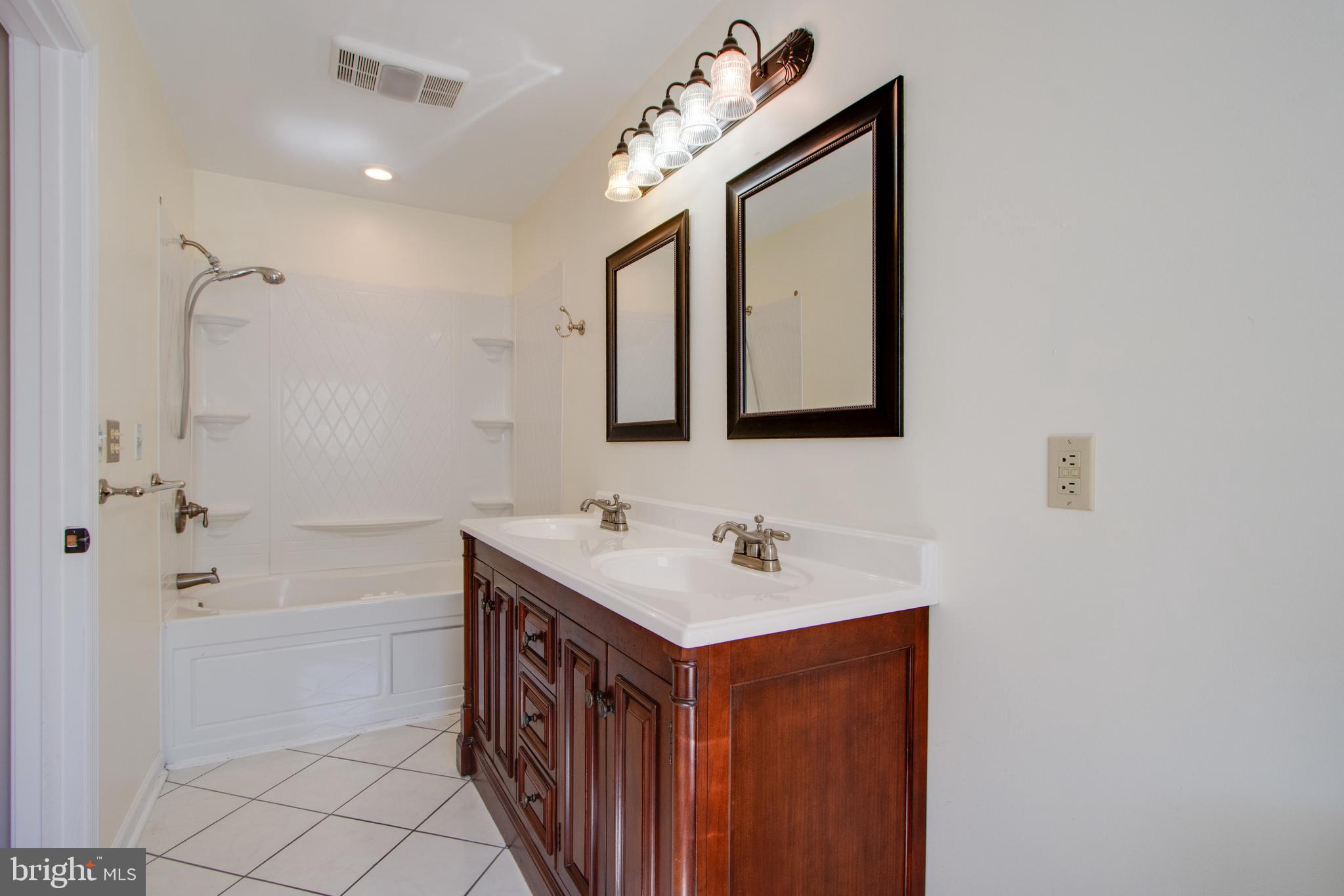 OLD LANDING - Residential