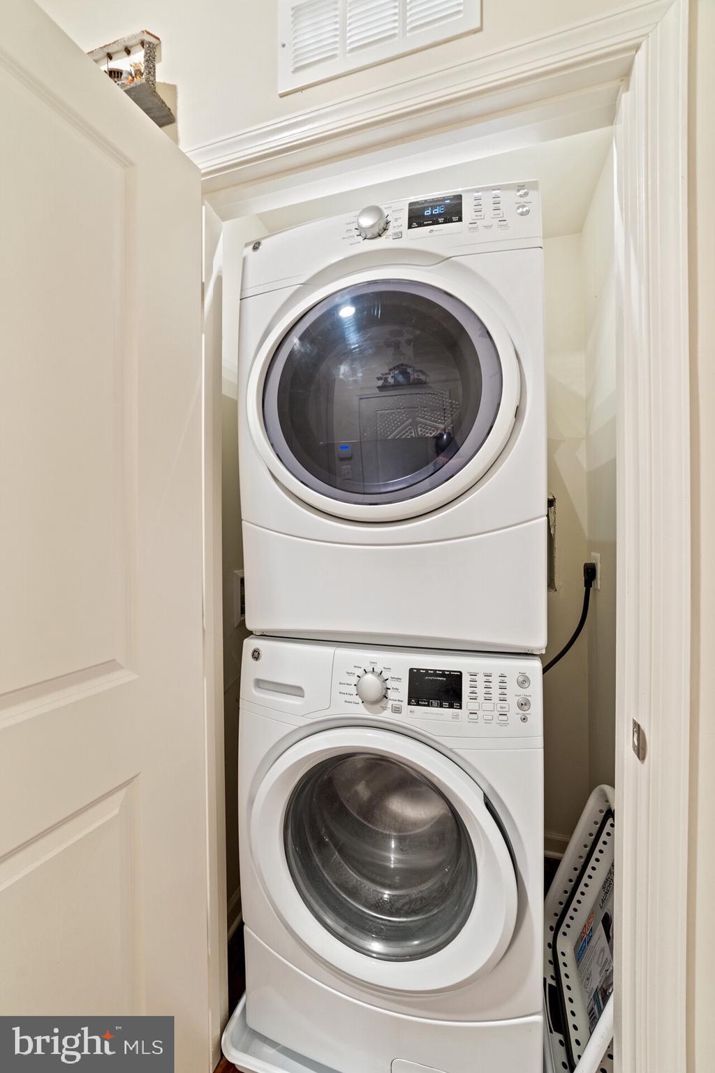 RIDGES AT LOUDOUN VALLEY - Residential