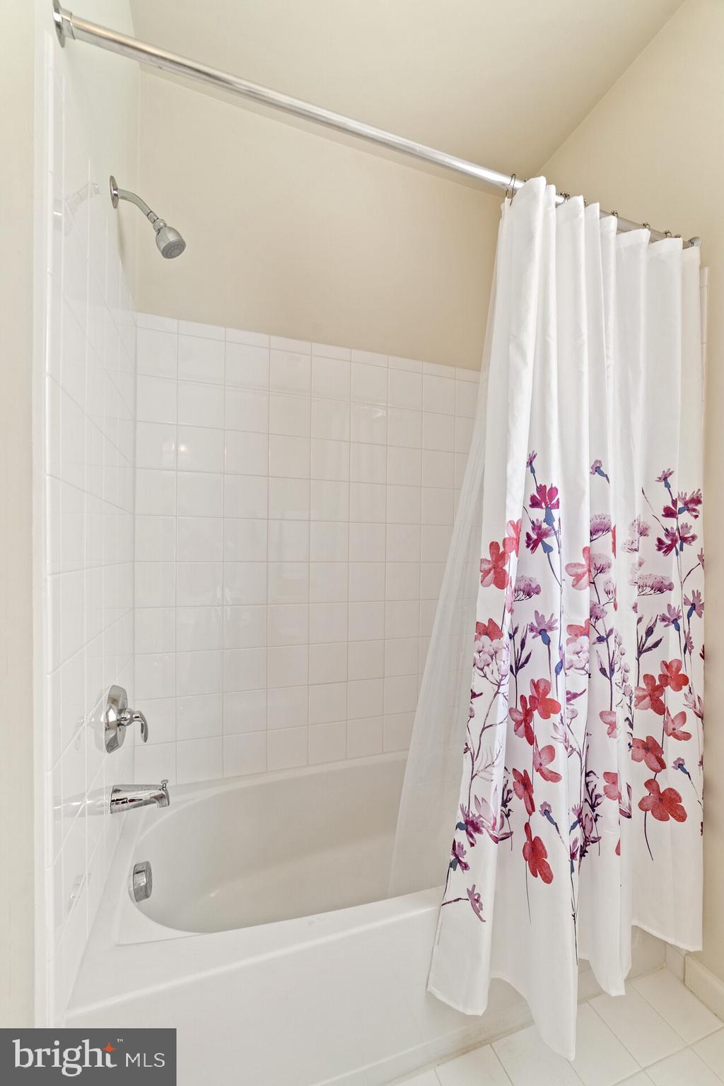 RIDGES AT LOUDOUN VALLEY - Residential