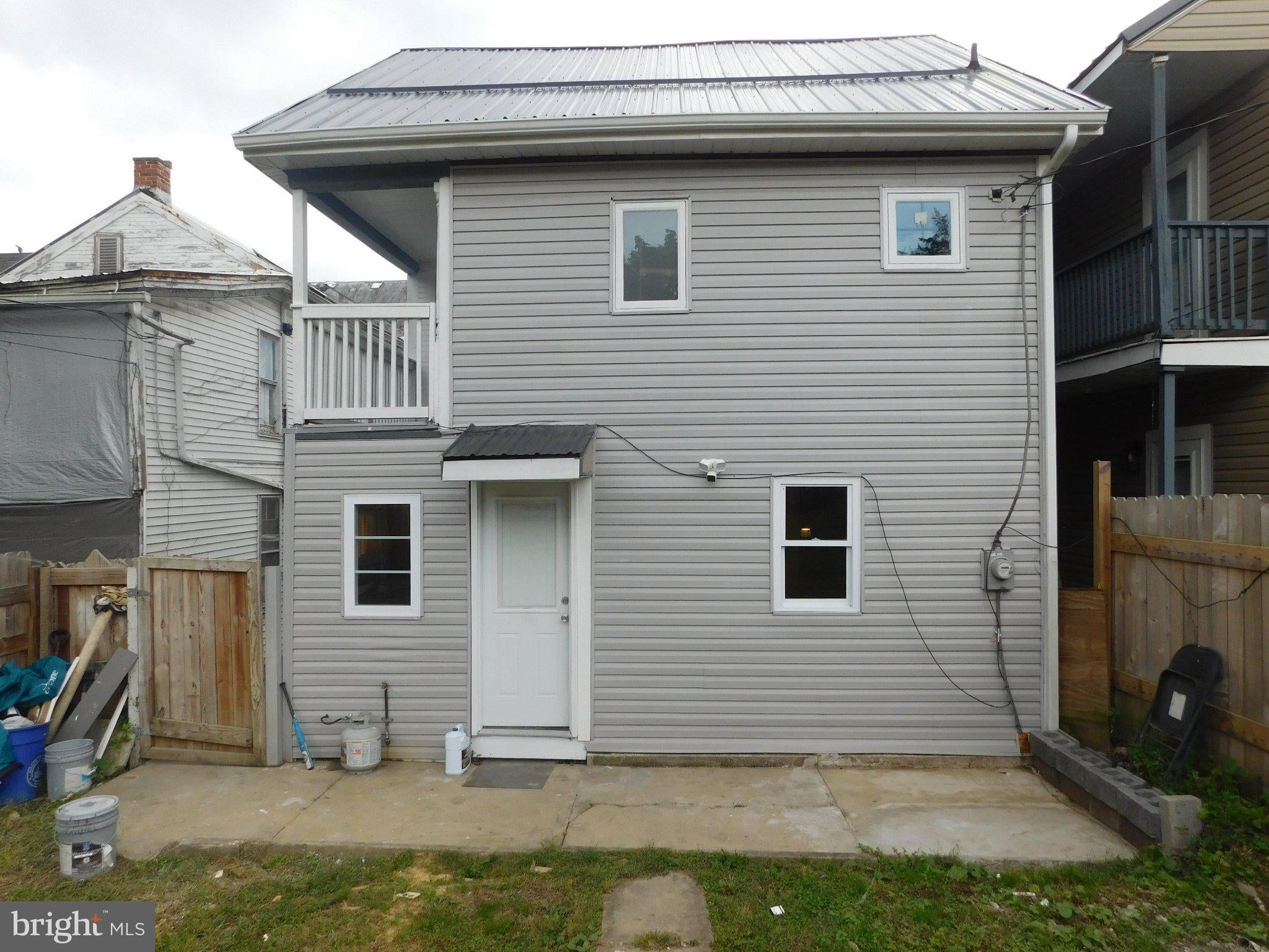 157 W 4TH STREET