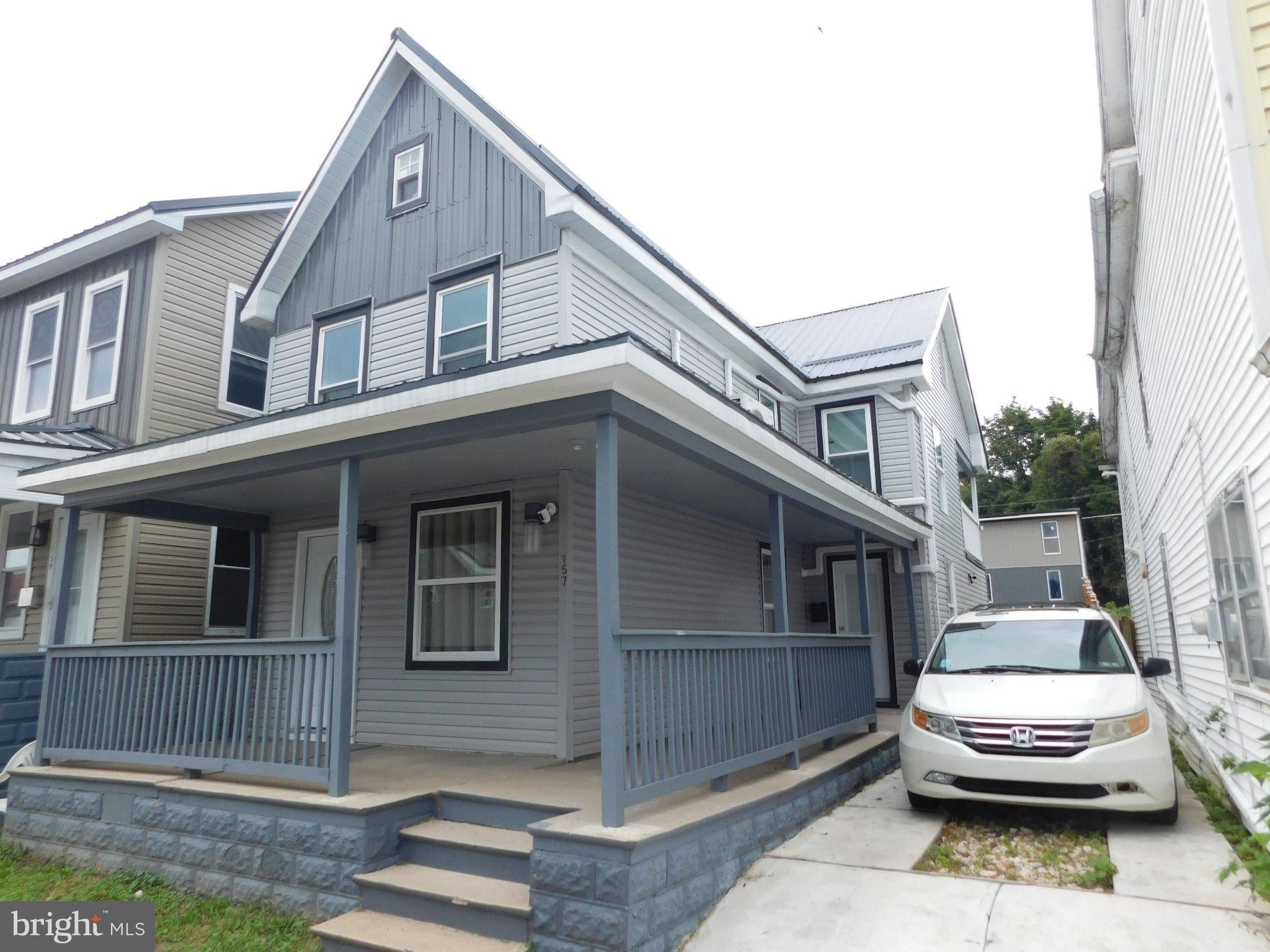 157 W 4TH STREET