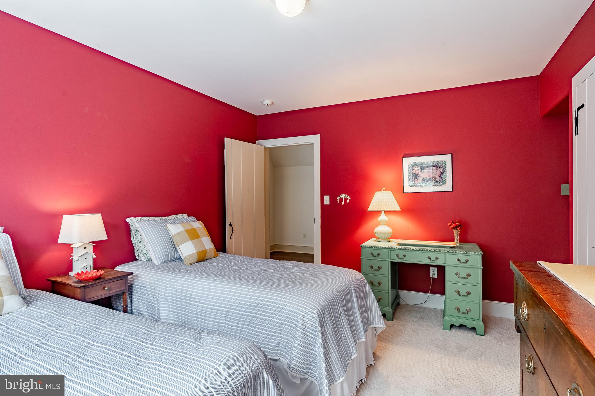 DOUGLASS LANE - Residential