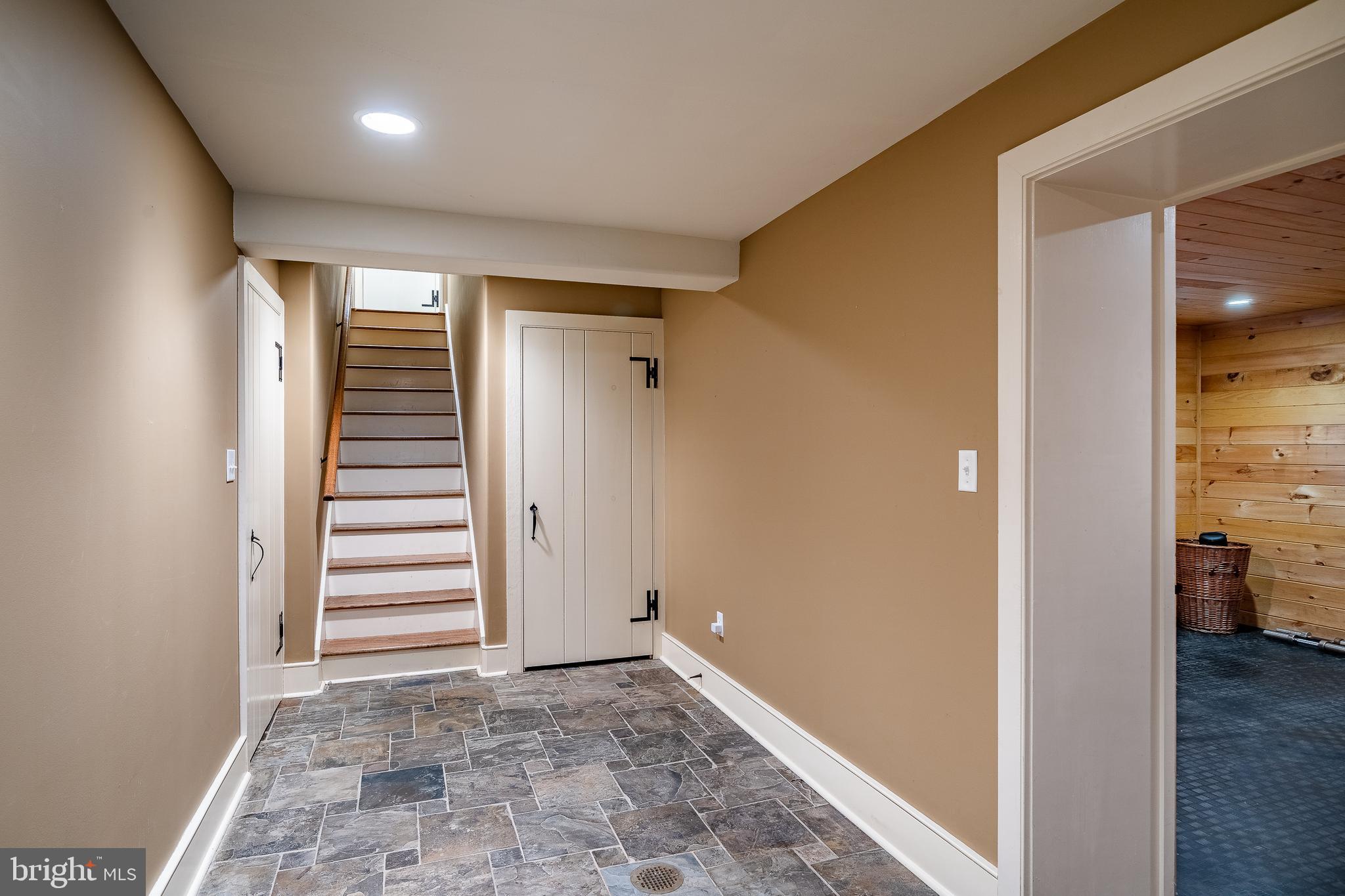 DOUGLASS LANE - Residential