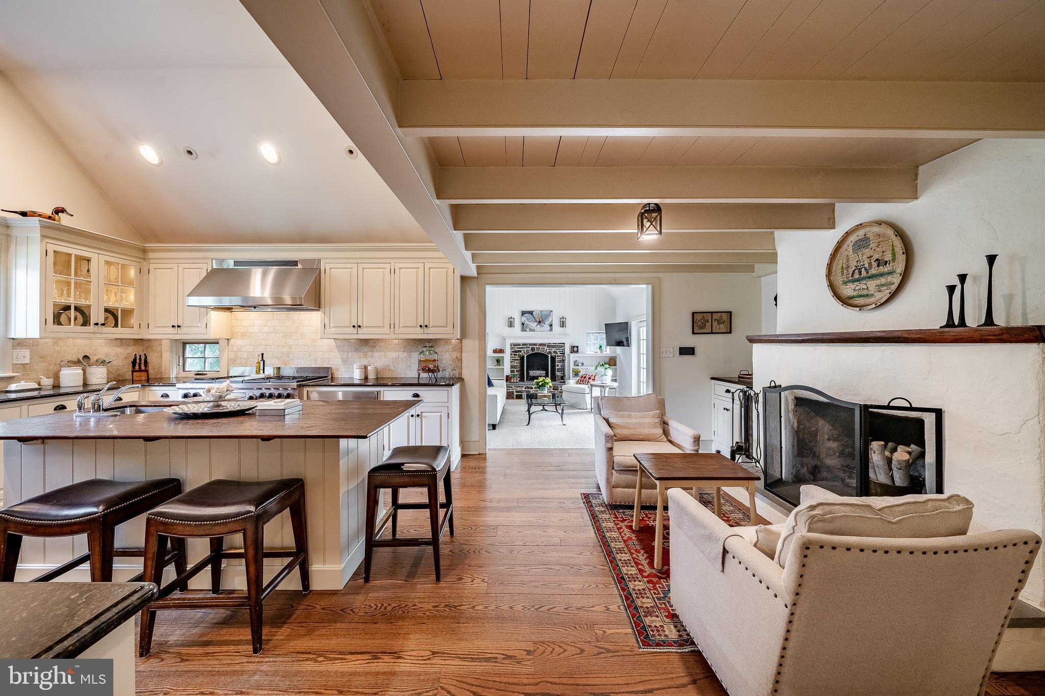 DOUGLASS LANE - Residential