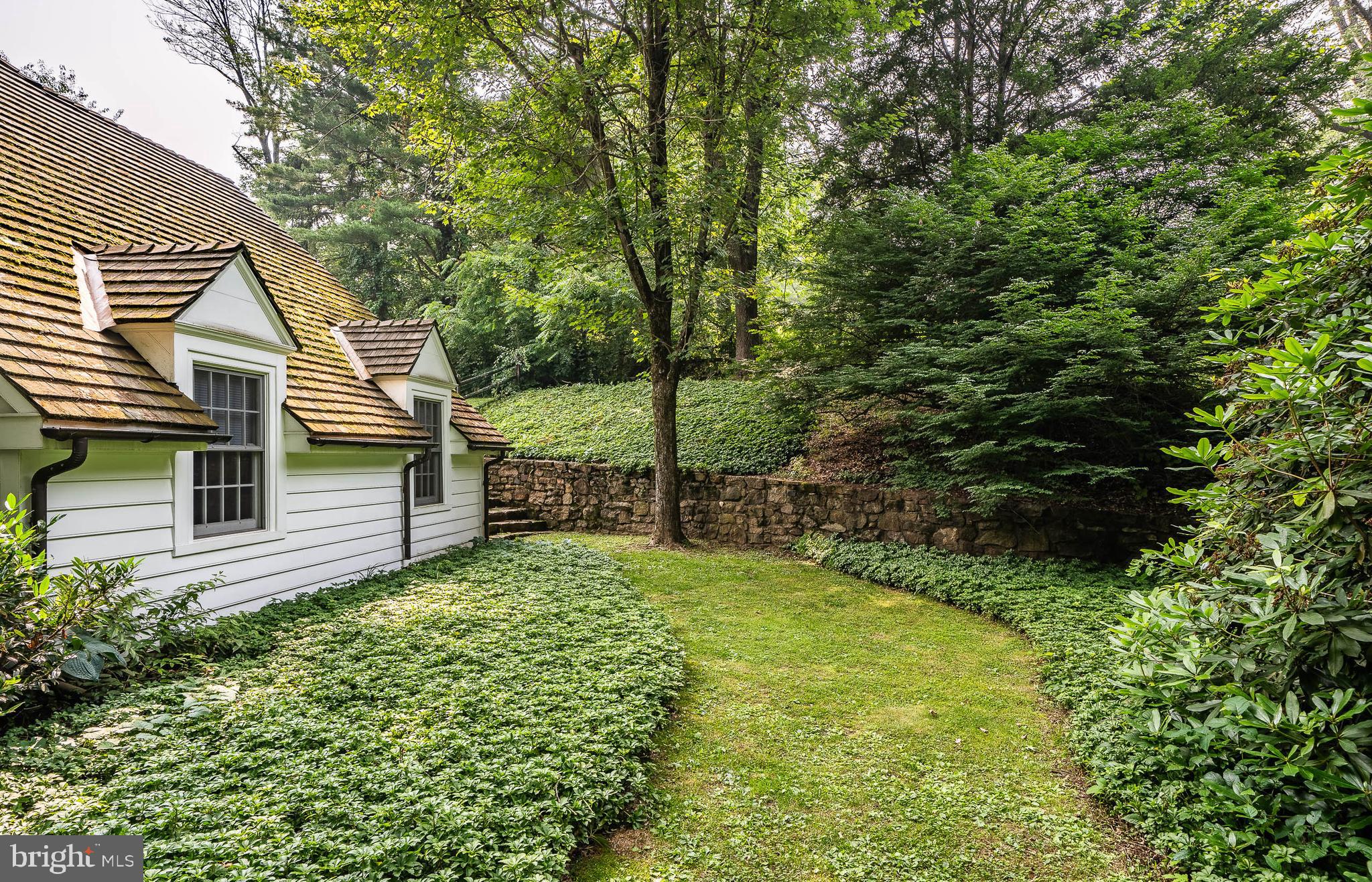 DOUGLASS LANE - Residential