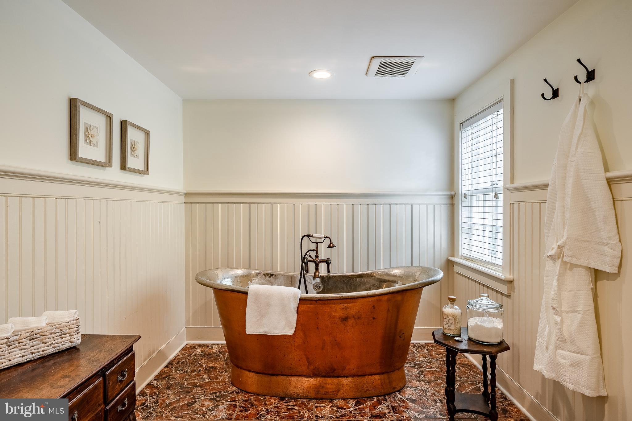 DOUGLASS LANE - Residential