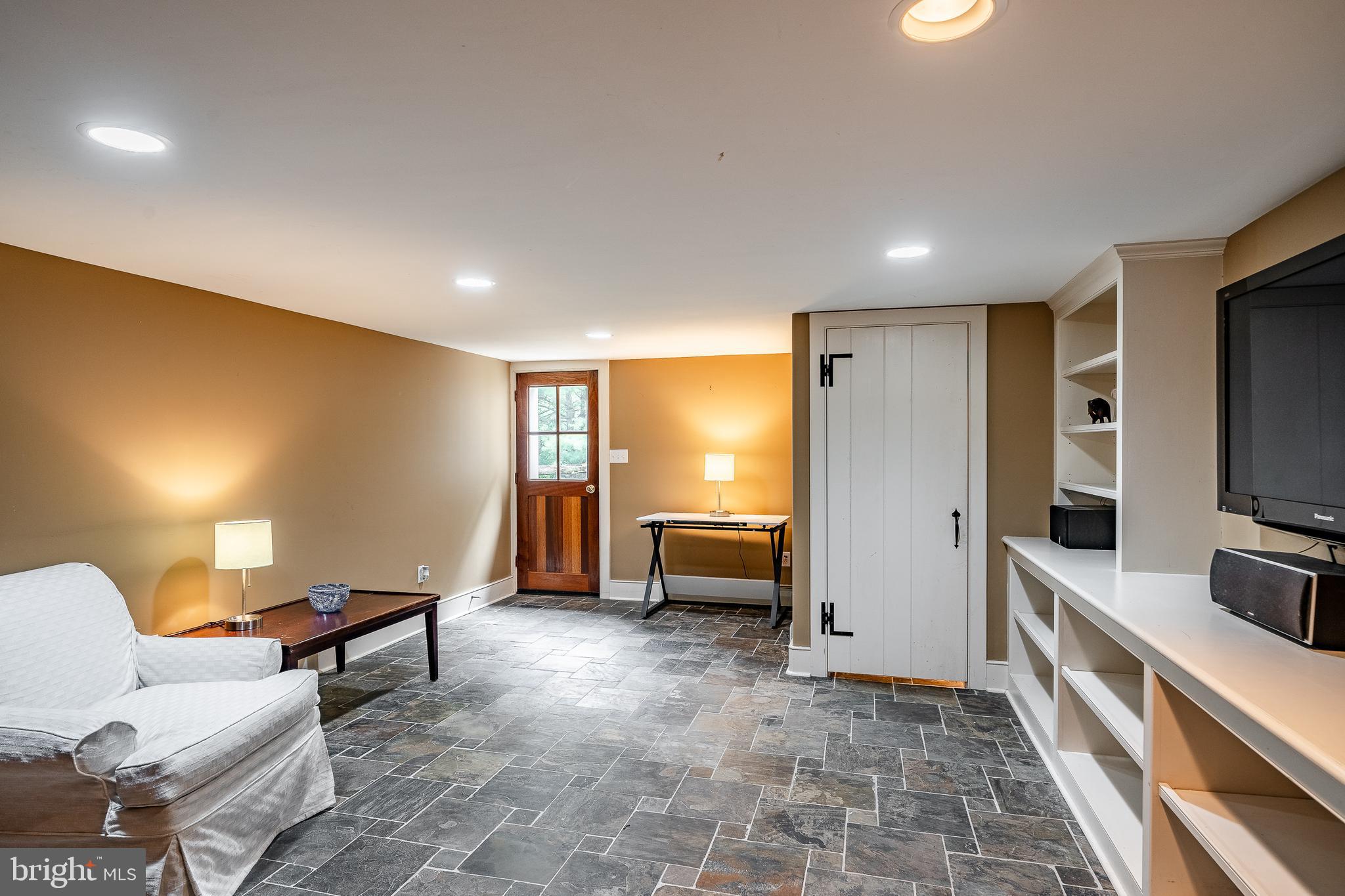 DOUGLASS LANE - Residential