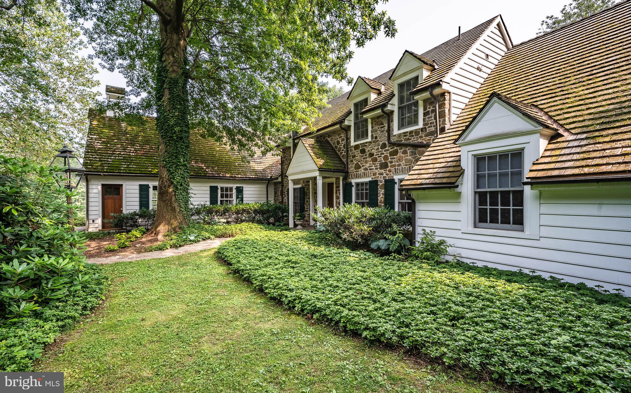 DOUGLASS LANE - Residential