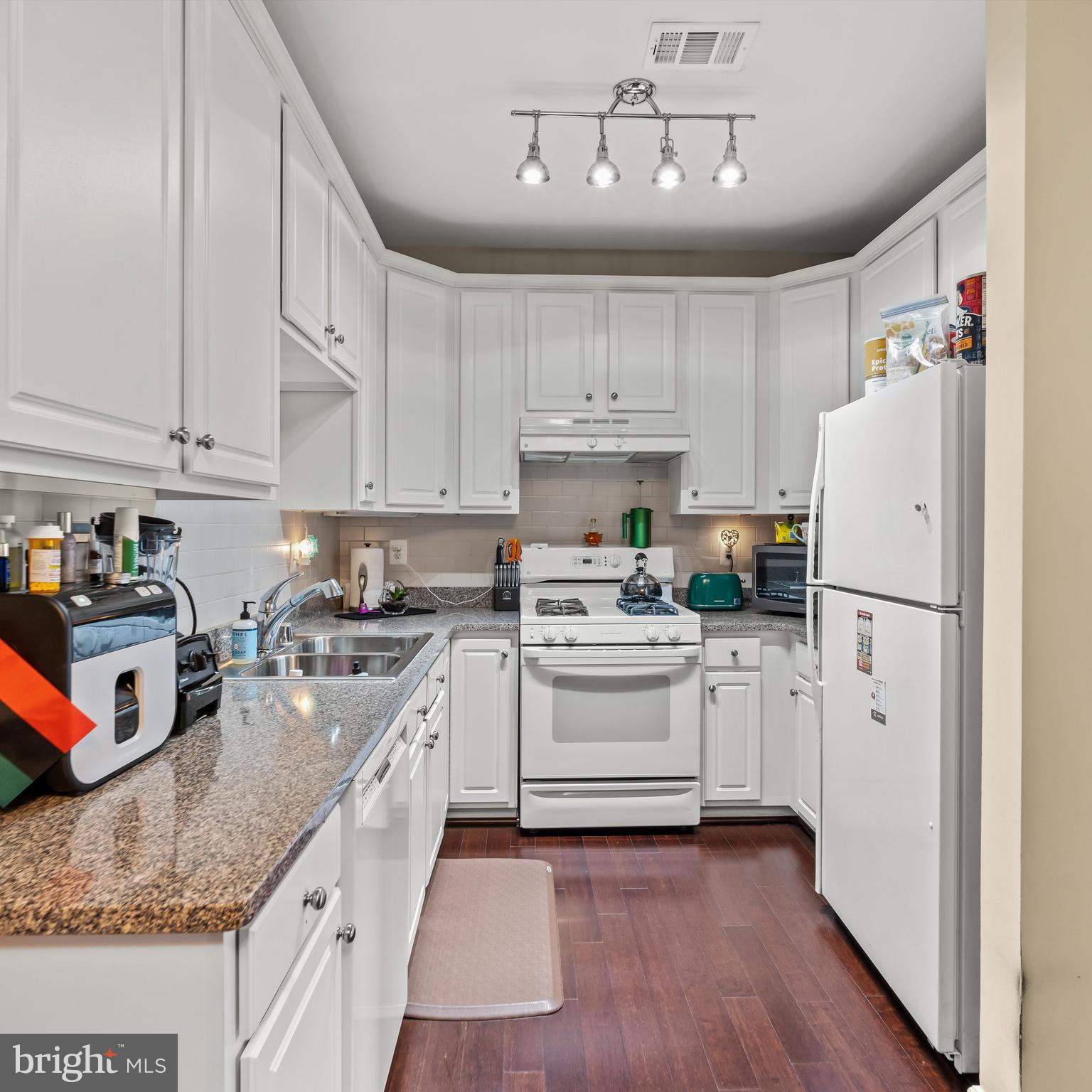 CAMERON STATION - Residential Lease