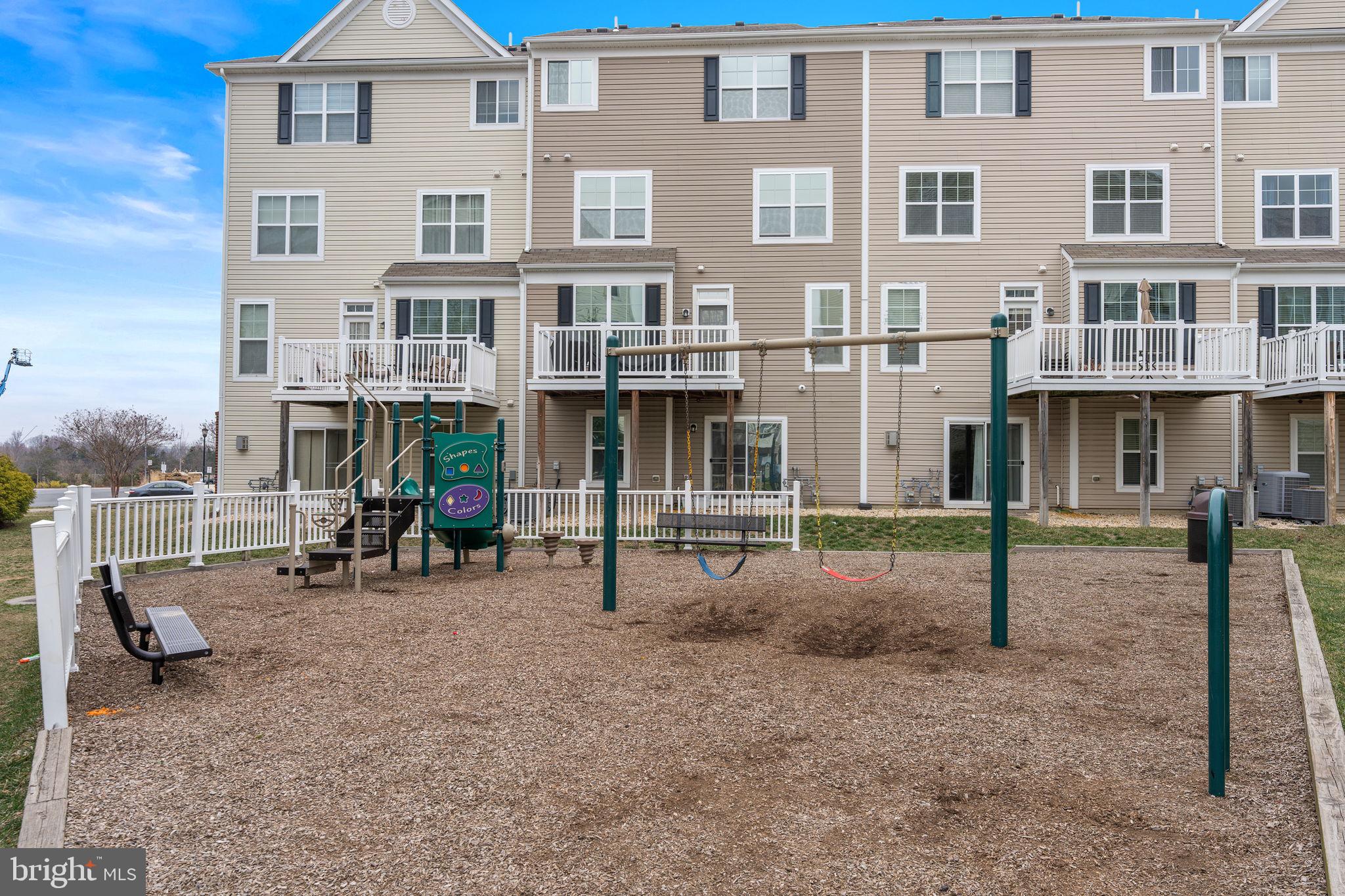 SUMMERWALK AT STONE RIDGE - Residential Lease