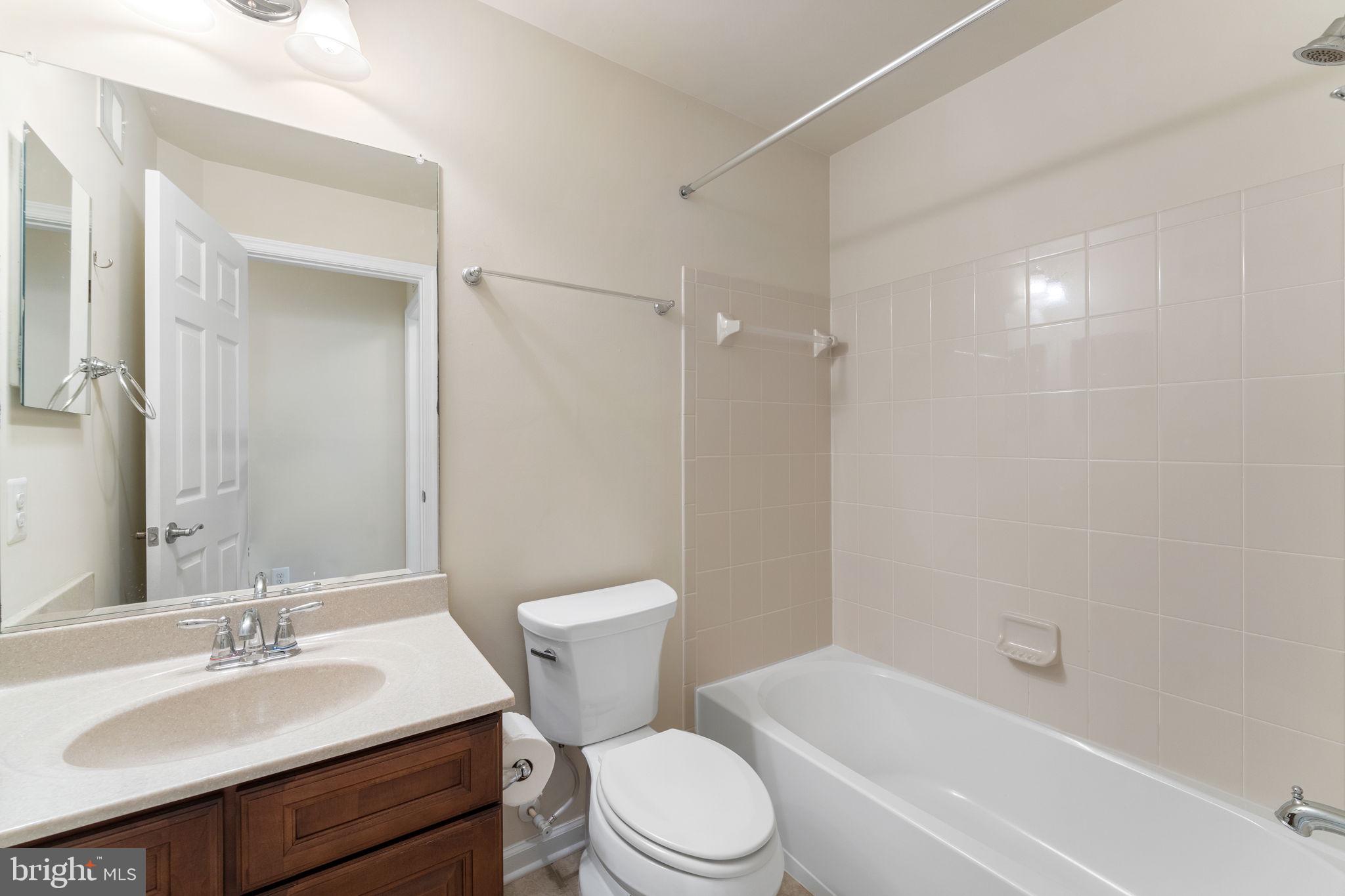 SUMMERWALK AT STONE RIDGE - Residential Lease