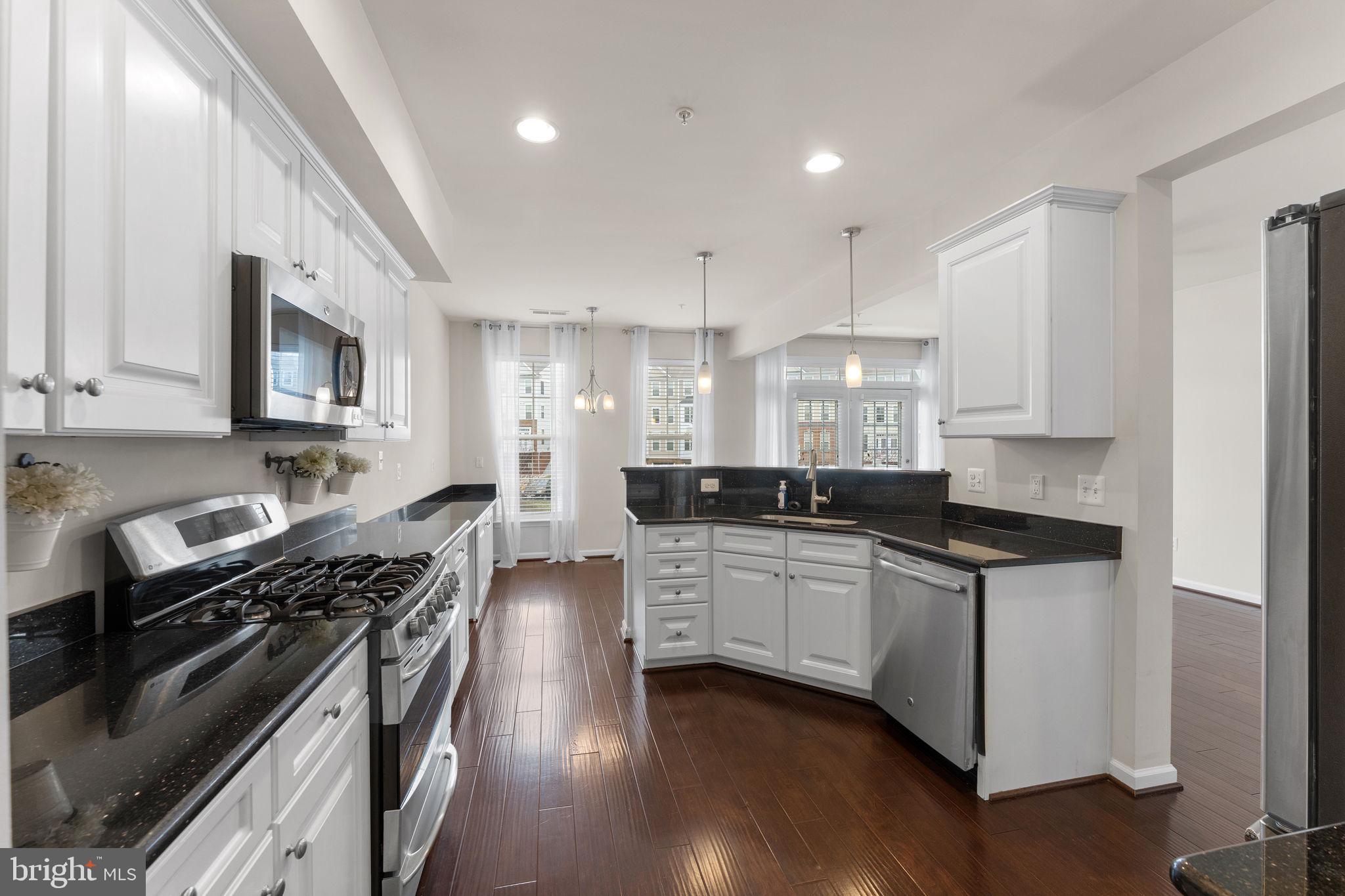 SUMMERWALK AT STONE RIDGE - Residential Lease