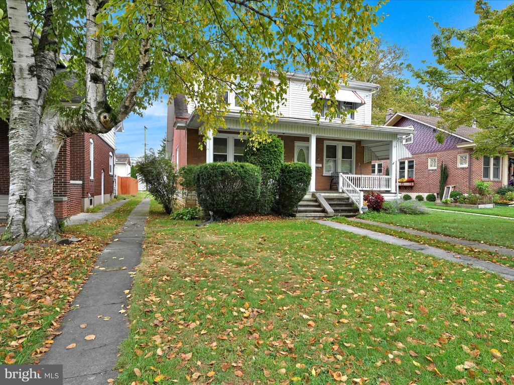 Photo of 1546 Oak Street, LEBANON, PA 17042 (MLS # PALN2023276)