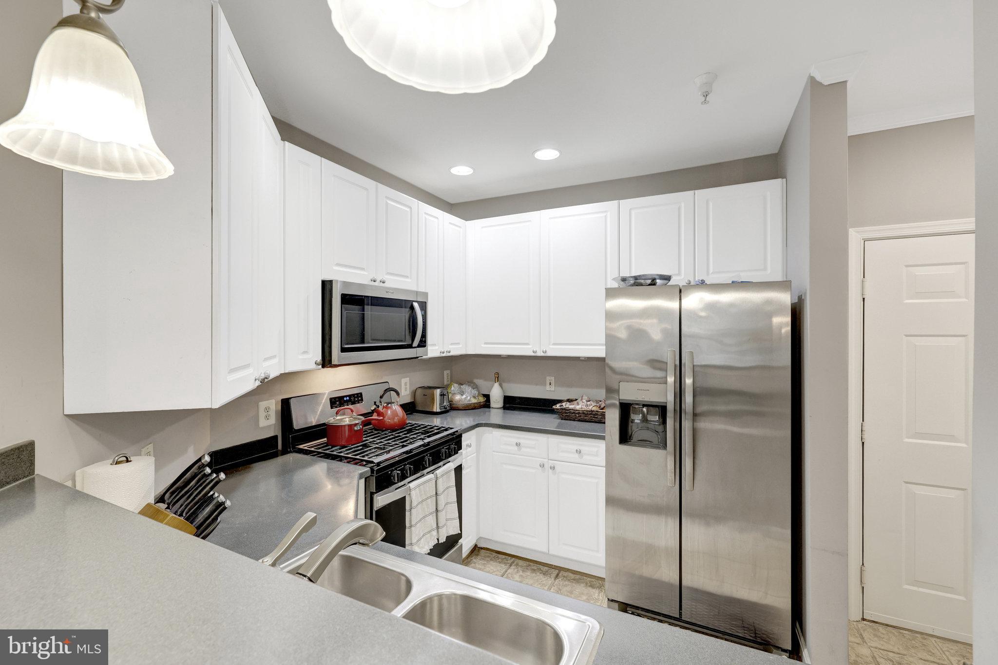 WESTBRIAR CONDOMINIUMS - Residential Lease